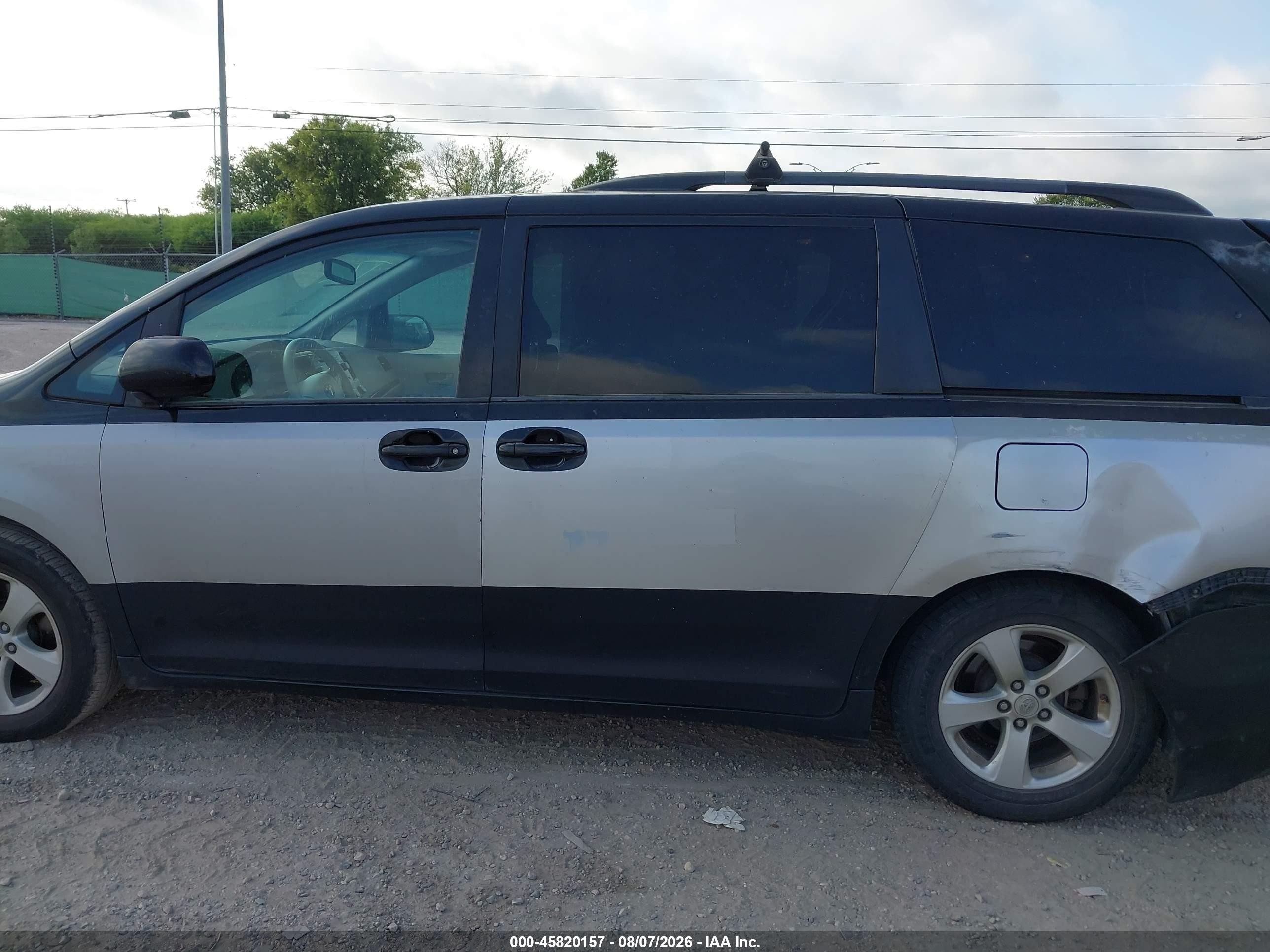 2012 Toyota Sienna Le V6 8 Passenger Black vin: 5TDKK3DC4CS268012