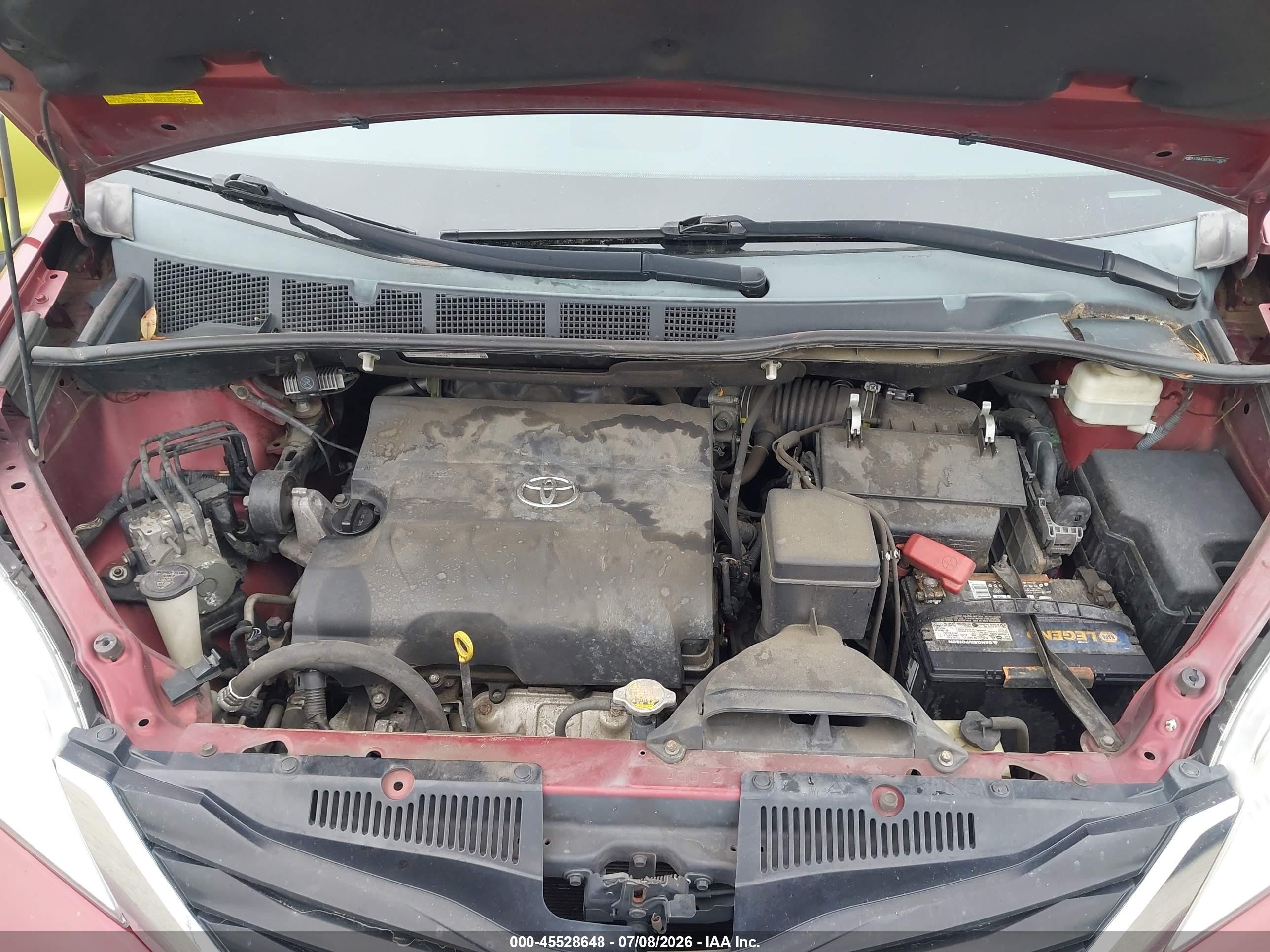 2012 Toyota Sienna Le V6 8 Passenger Red vin: 5TDKK3DC4CS273629
