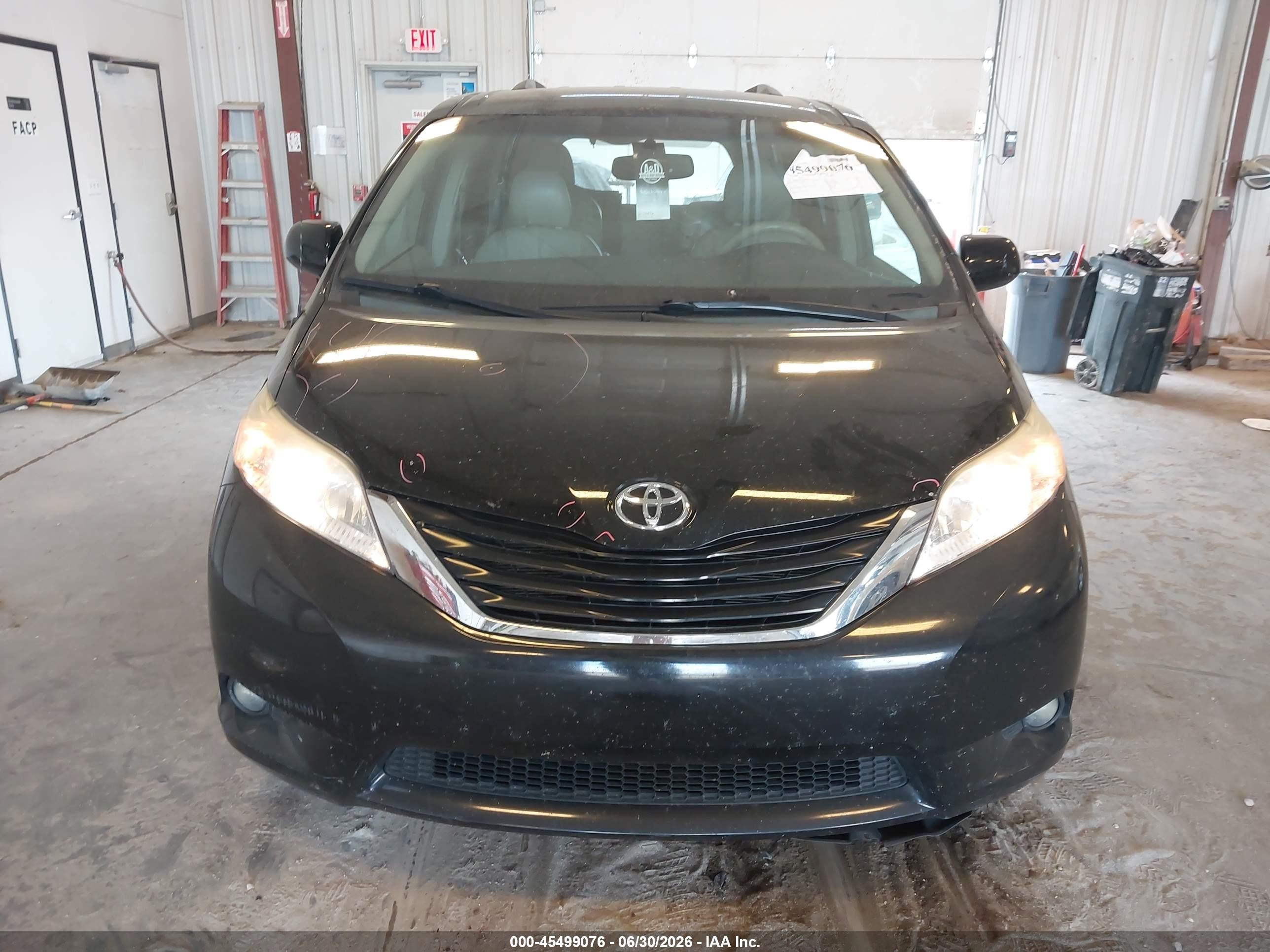2013 Toyota Sienna Le V6 8 Passenger Black vin: 5TDKK3DC4DS290478