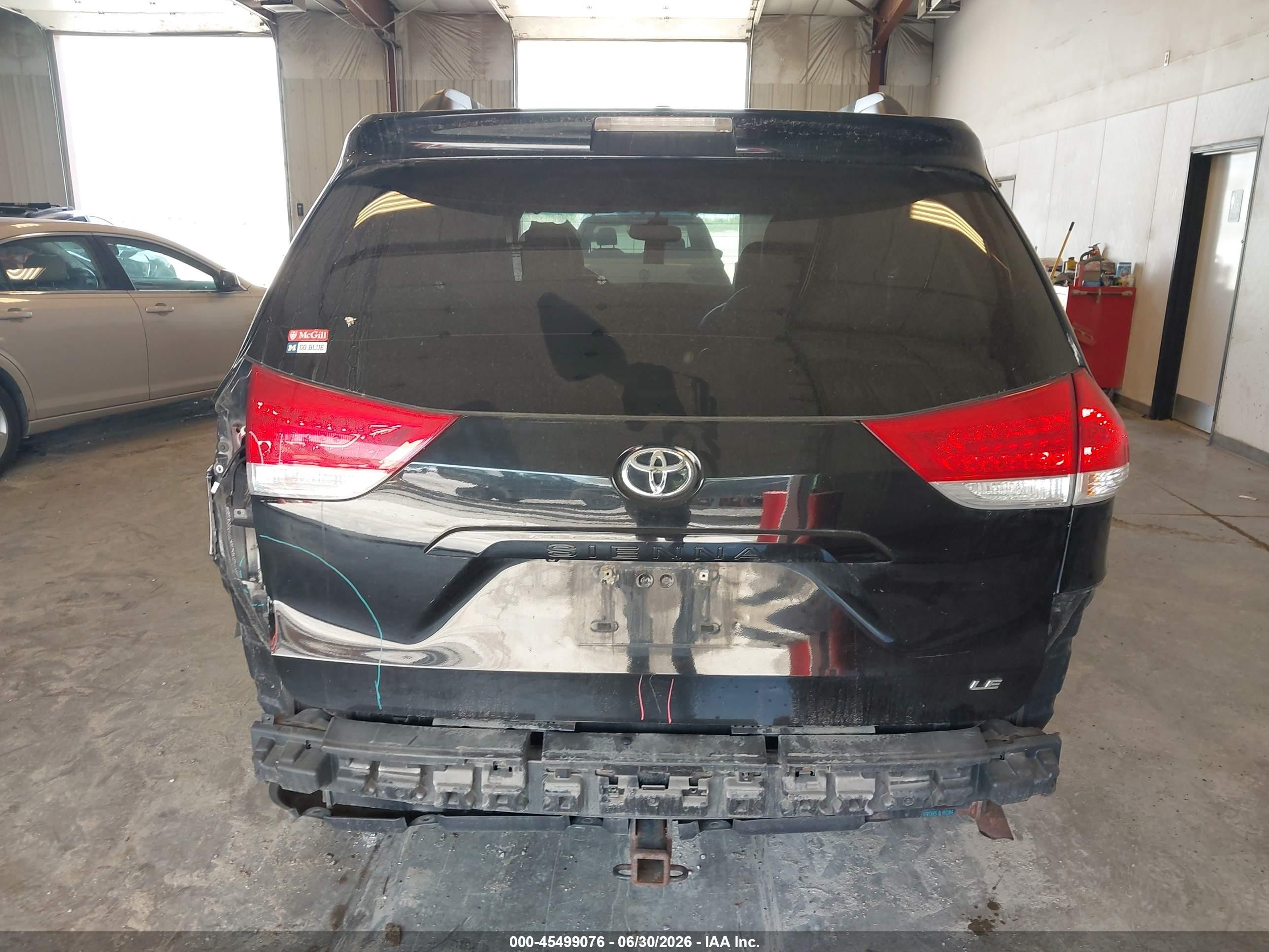 2013 Toyota Sienna Le V6 8 Passenger Black vin: 5TDKK3DC4DS290478