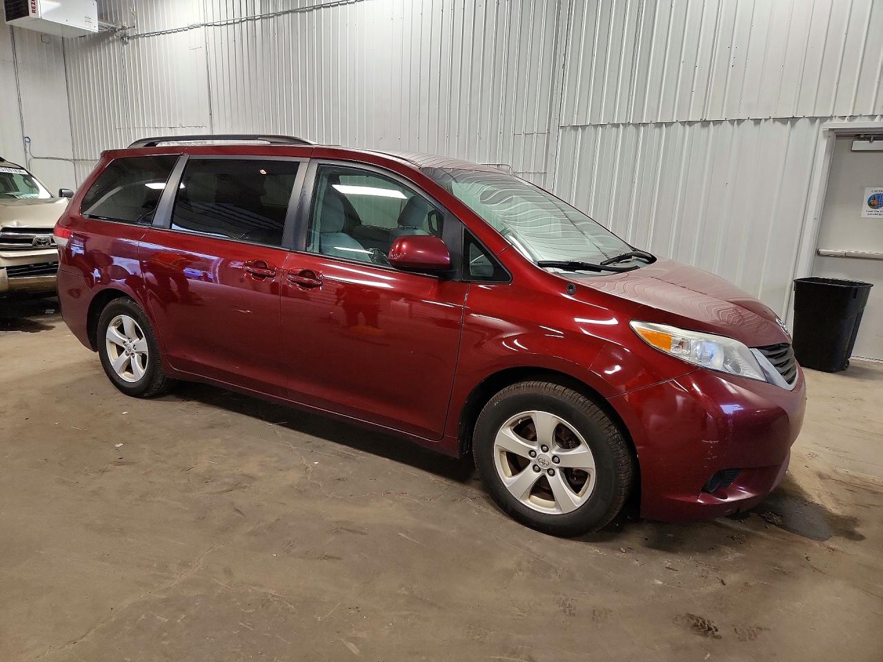 2013 Toyota Sienna Le Red vin: 5TDKK3DC4DS386840