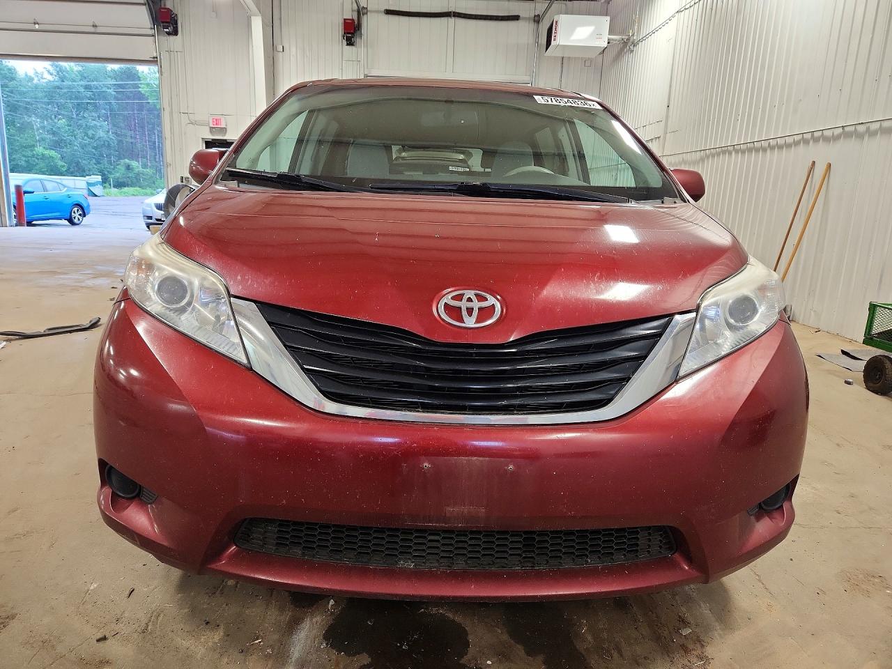 2013 Toyota Sienna Le Red vin: 5TDKK3DC4DS386840