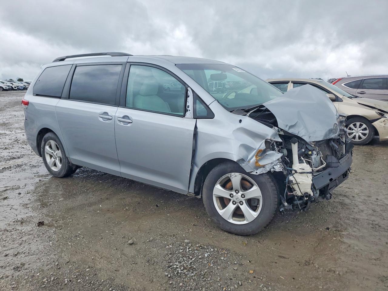 2013 Toyota Sienna Le Silver vin: 5TDKK3DC4DS397272