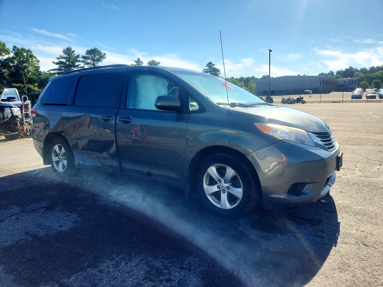 2013 Toyota Sienna Le Зеленый vin: 5TDKK3DC4DS397630