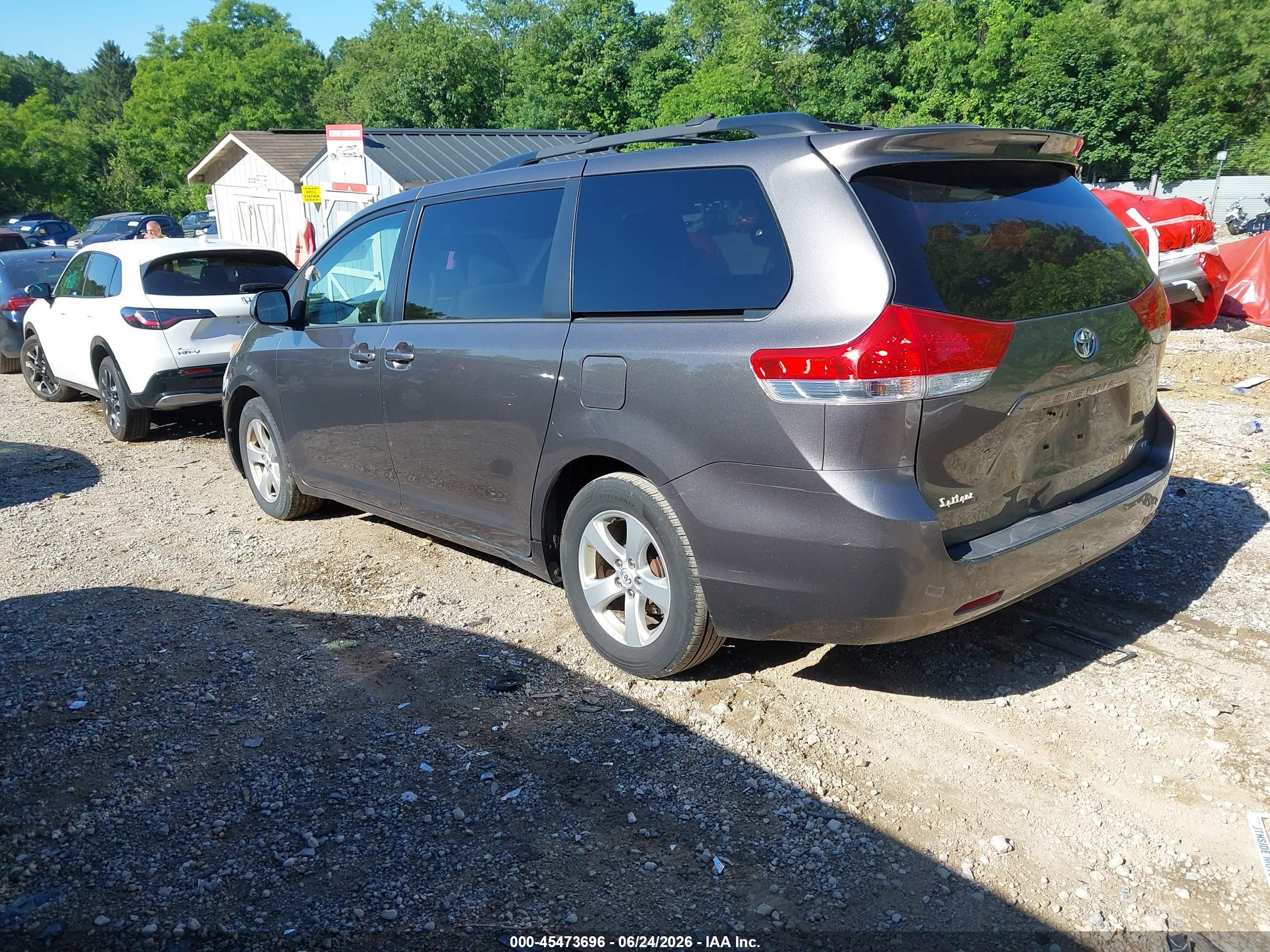 2013 Toyota Sienna Le V6 8 Passenger Gray vin: 5TDKK3DC4DS398129