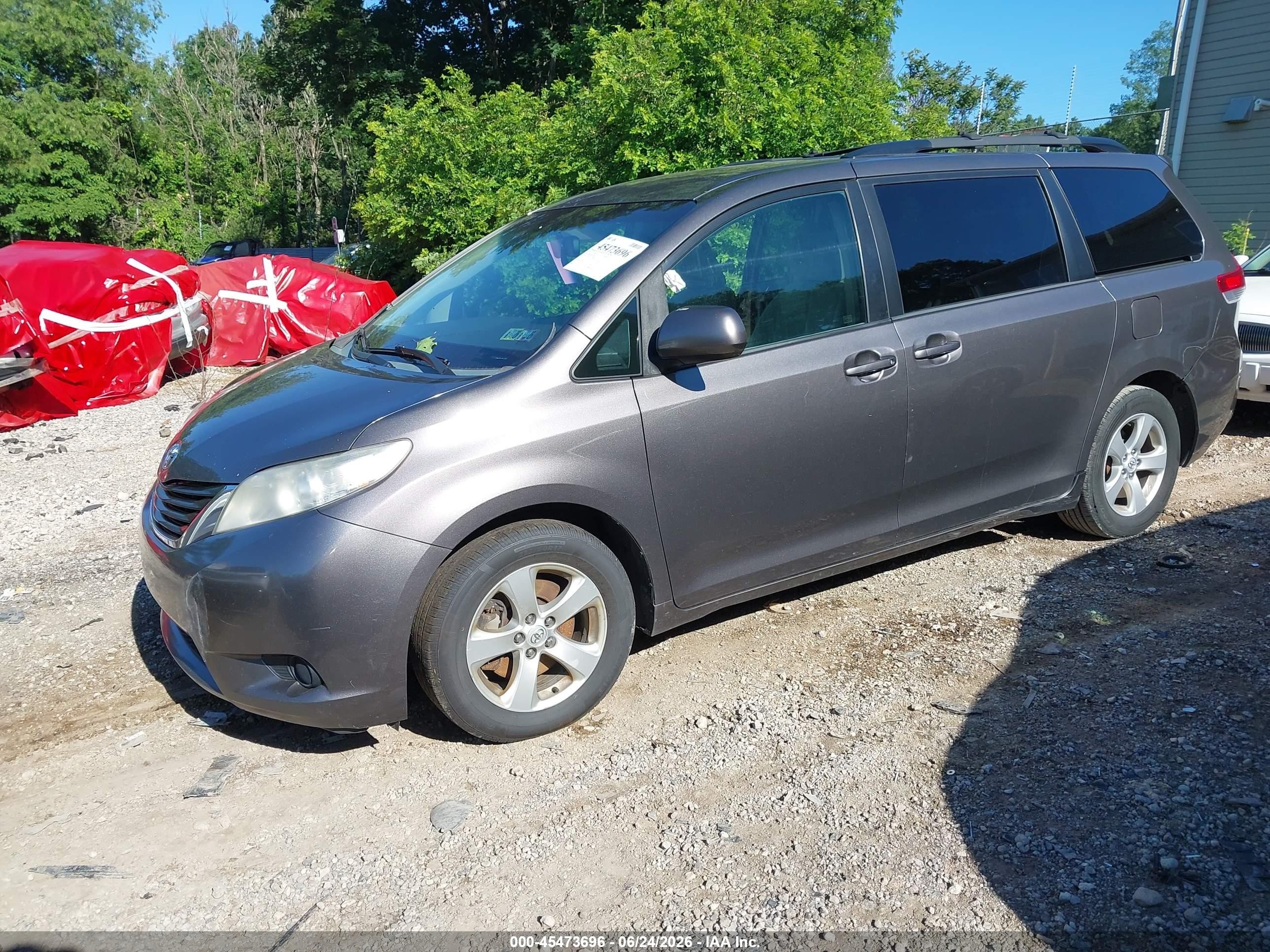 2013 Toyota Sienna Le V6 8 Passenger Gray vin: 5TDKK3DC4DS398129