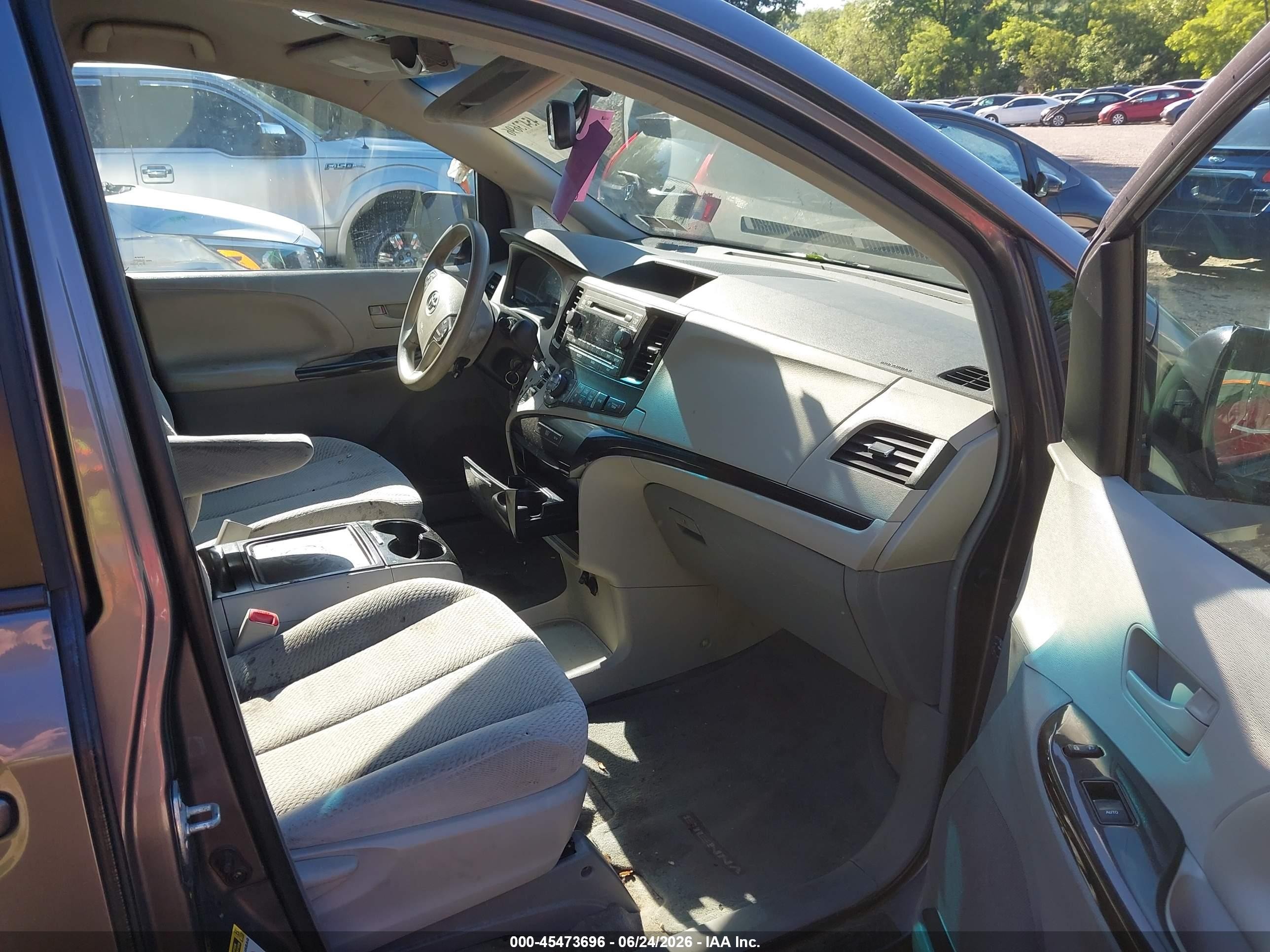 2013 Toyota Sienna Le V6 8 Passenger Gray vin: 5TDKK3DC4DS398129