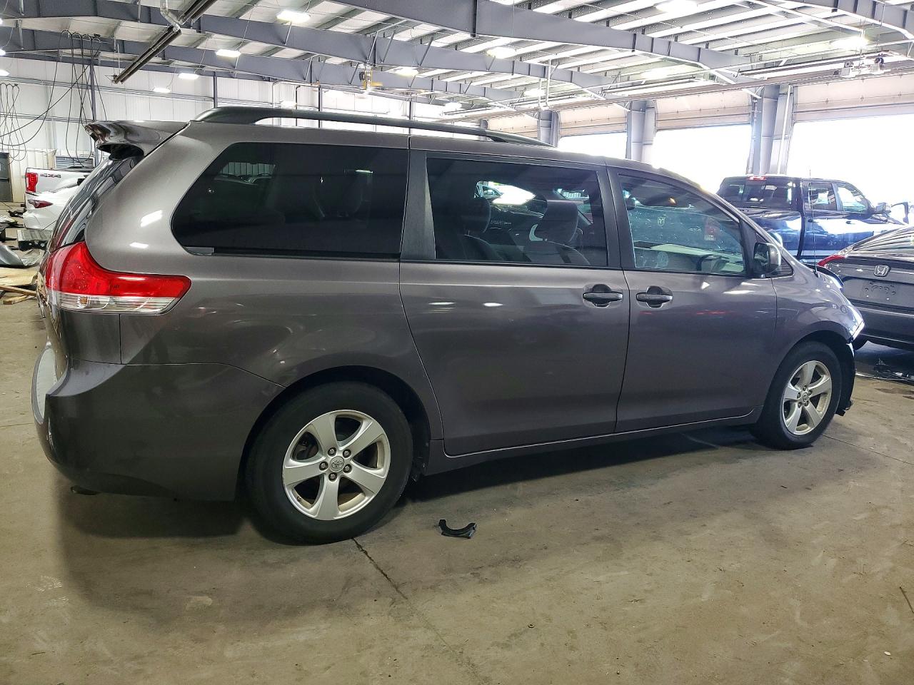 2013 Toyota Sienna Le Gray vin: 5TDKK3DC4DS404592