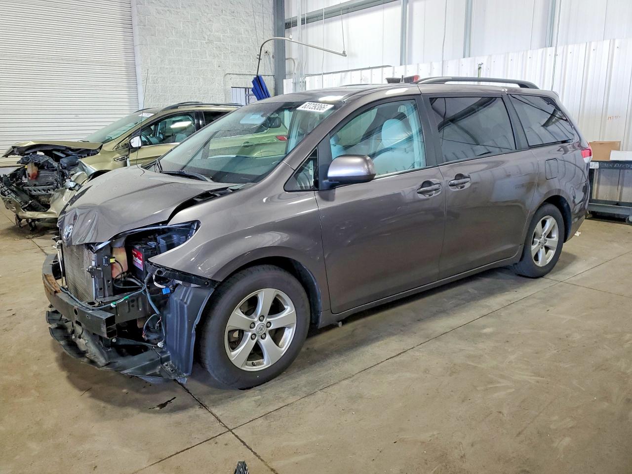 2013 Toyota Sienna Le Gray vin: 5TDKK3DC4DS404592