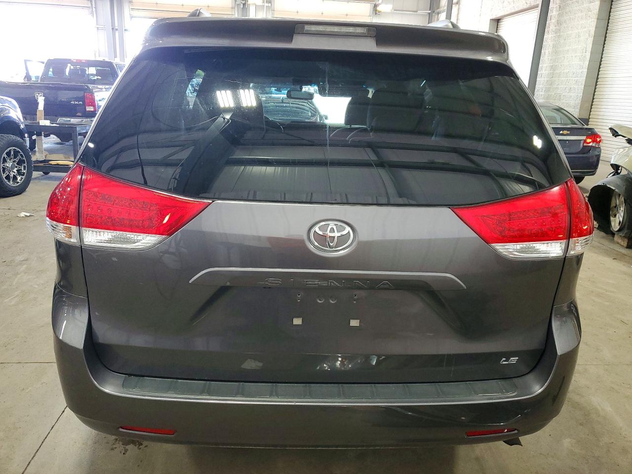 2013 Toyota Sienna Le Gray vin: 5TDKK3DC4DS404592