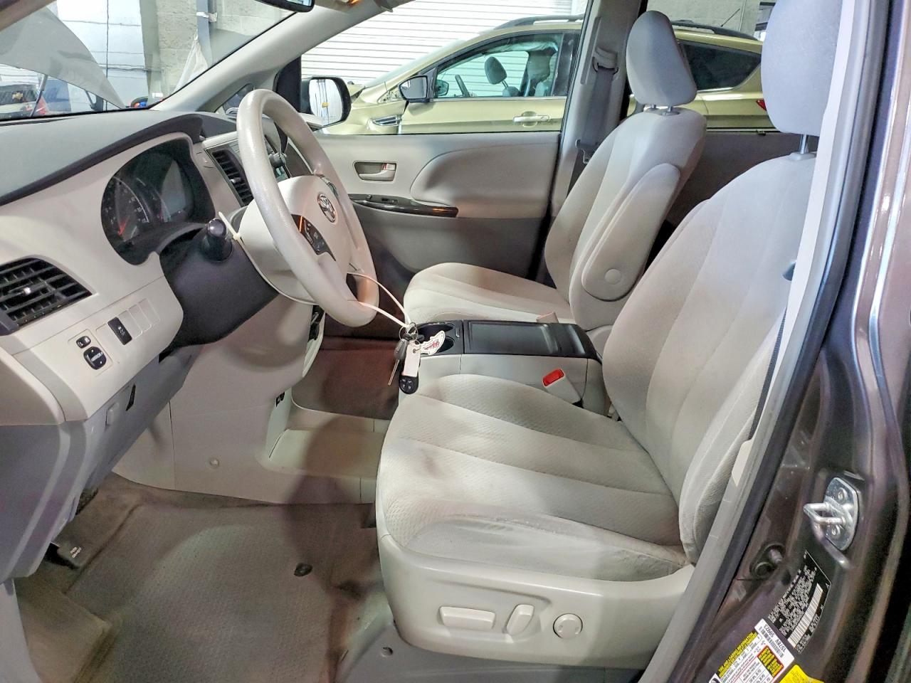 2013 Toyota Sienna Le Gray vin: 5TDKK3DC4DS404592