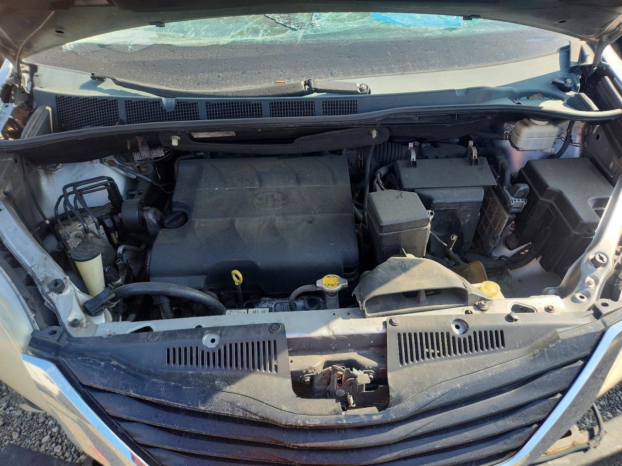 2014 Toyota Sienna Le Silver vin: 5TDKK3DC4ES406649