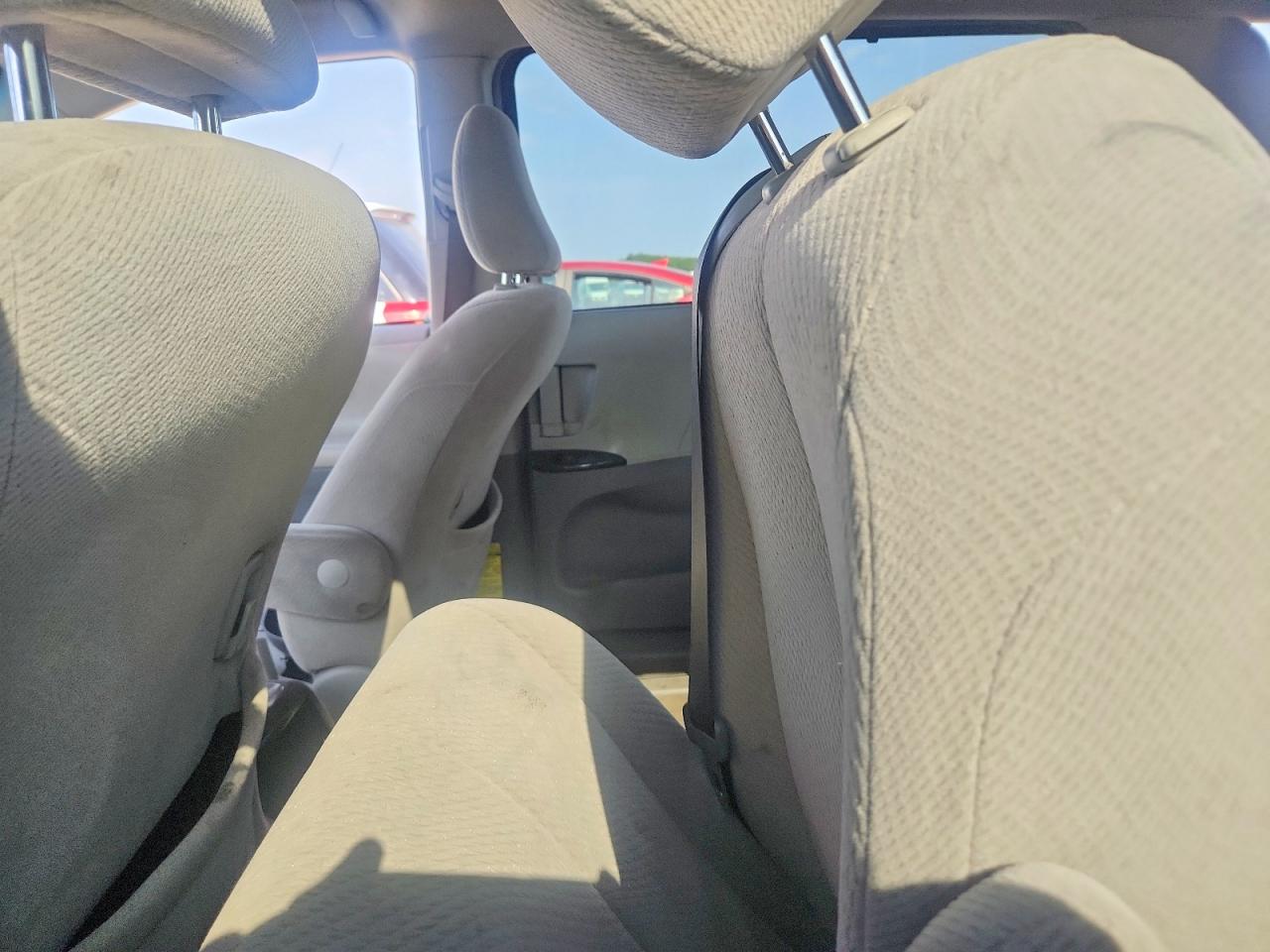 2014 Toyota Sienna Le Silver vin: 5TDKK3DC4ES406649