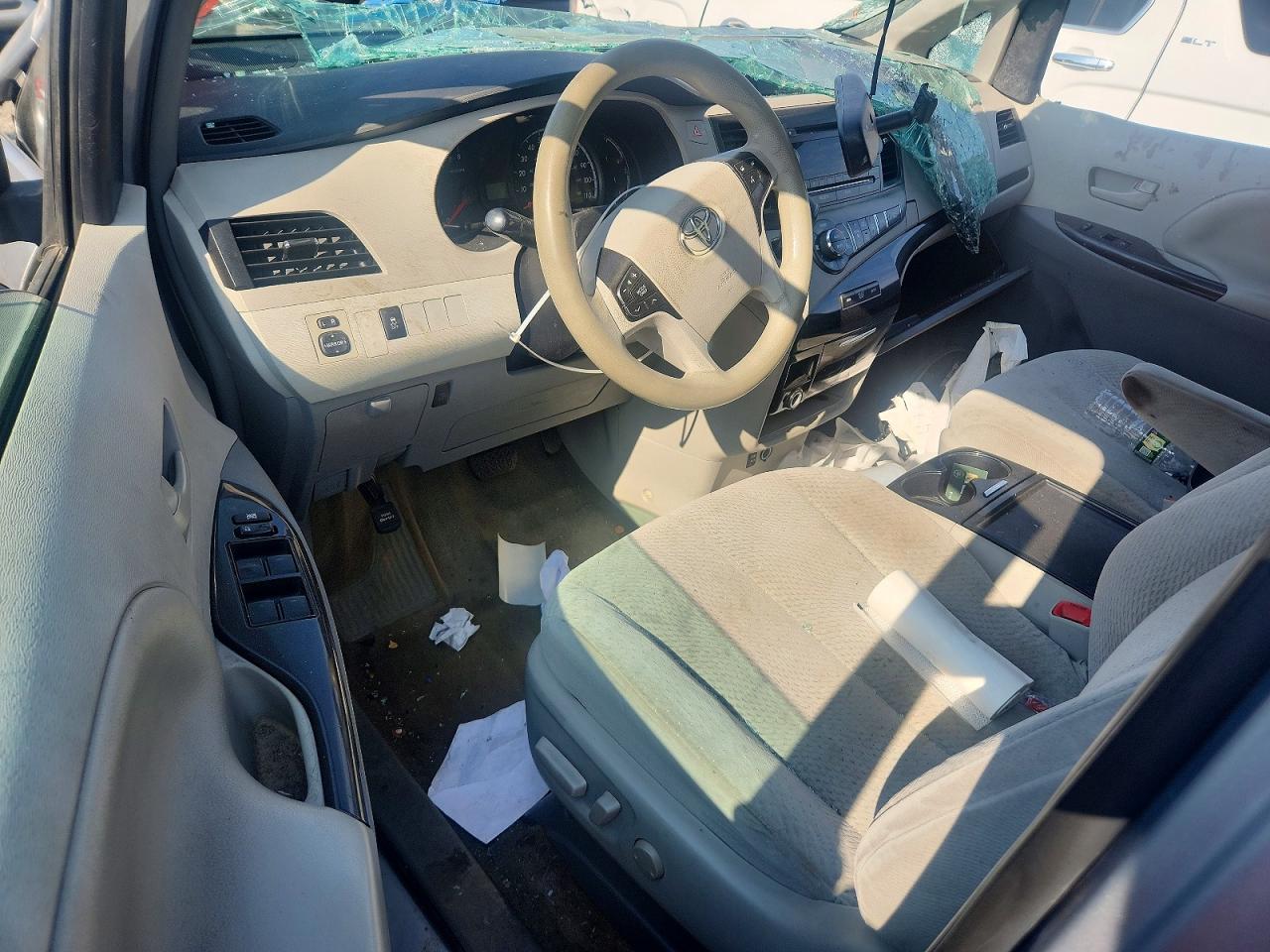 2014 Toyota Sienna Le Silver vin: 5TDKK3DC4ES406649