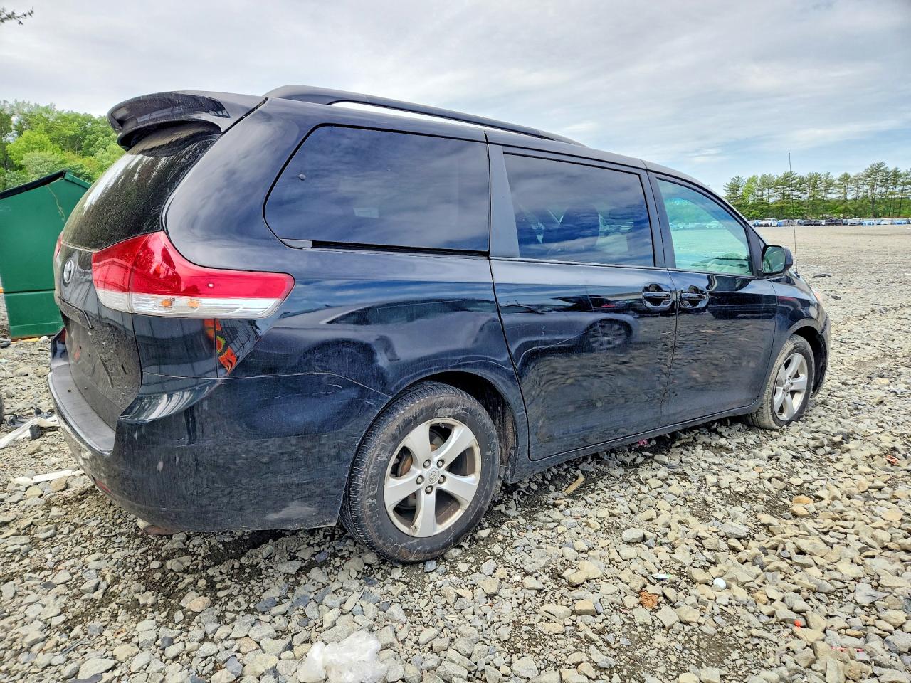 2014 Toyota Sienna Le Black vin: 5TDKK3DC4ES417117