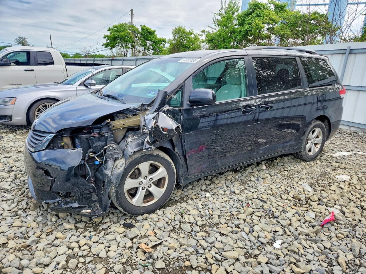 2014 Toyota Sienna Le Black vin: 5TDKK3DC4ES417117