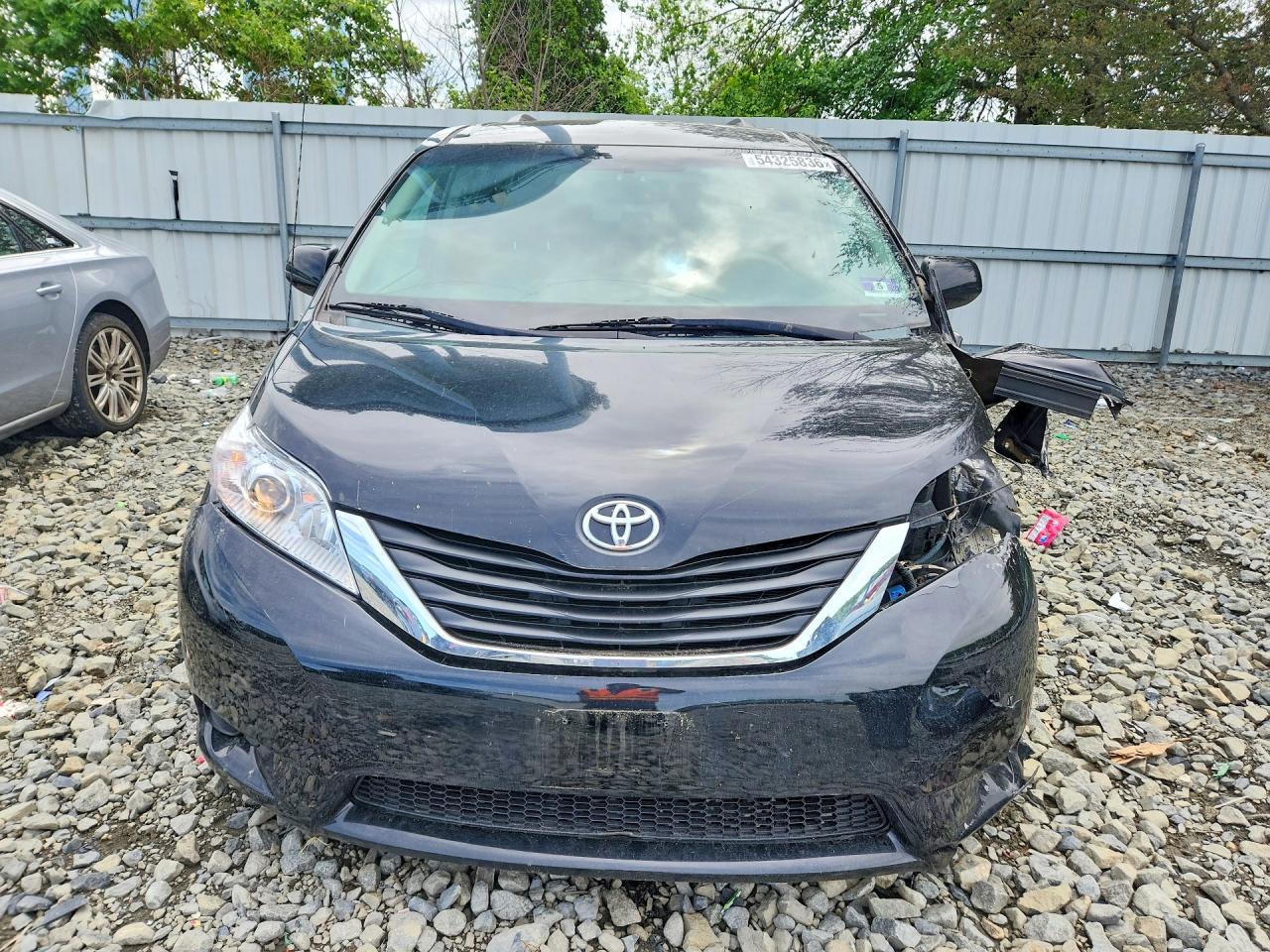 2014 Toyota Sienna Le Black vin: 5TDKK3DC4ES417117