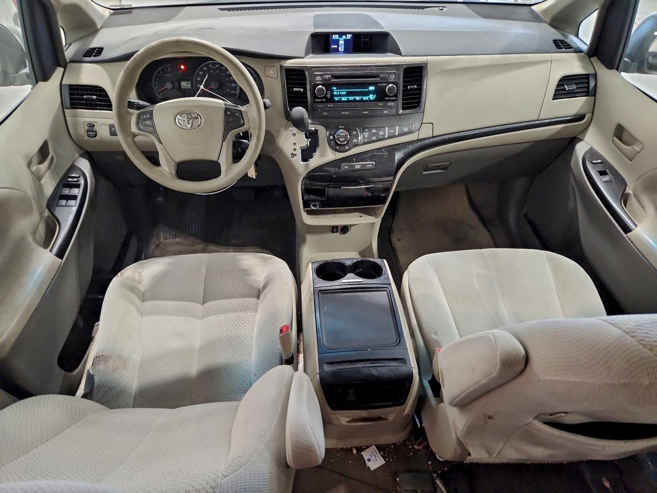 2014 Toyota Sienna Le Желто-коричневый vin: 5TDKK3DC4ES435049