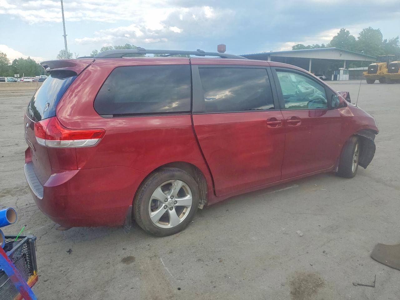 2014 Toyota Sienna Le Red vin: 5TDKK3DC4ES460890
