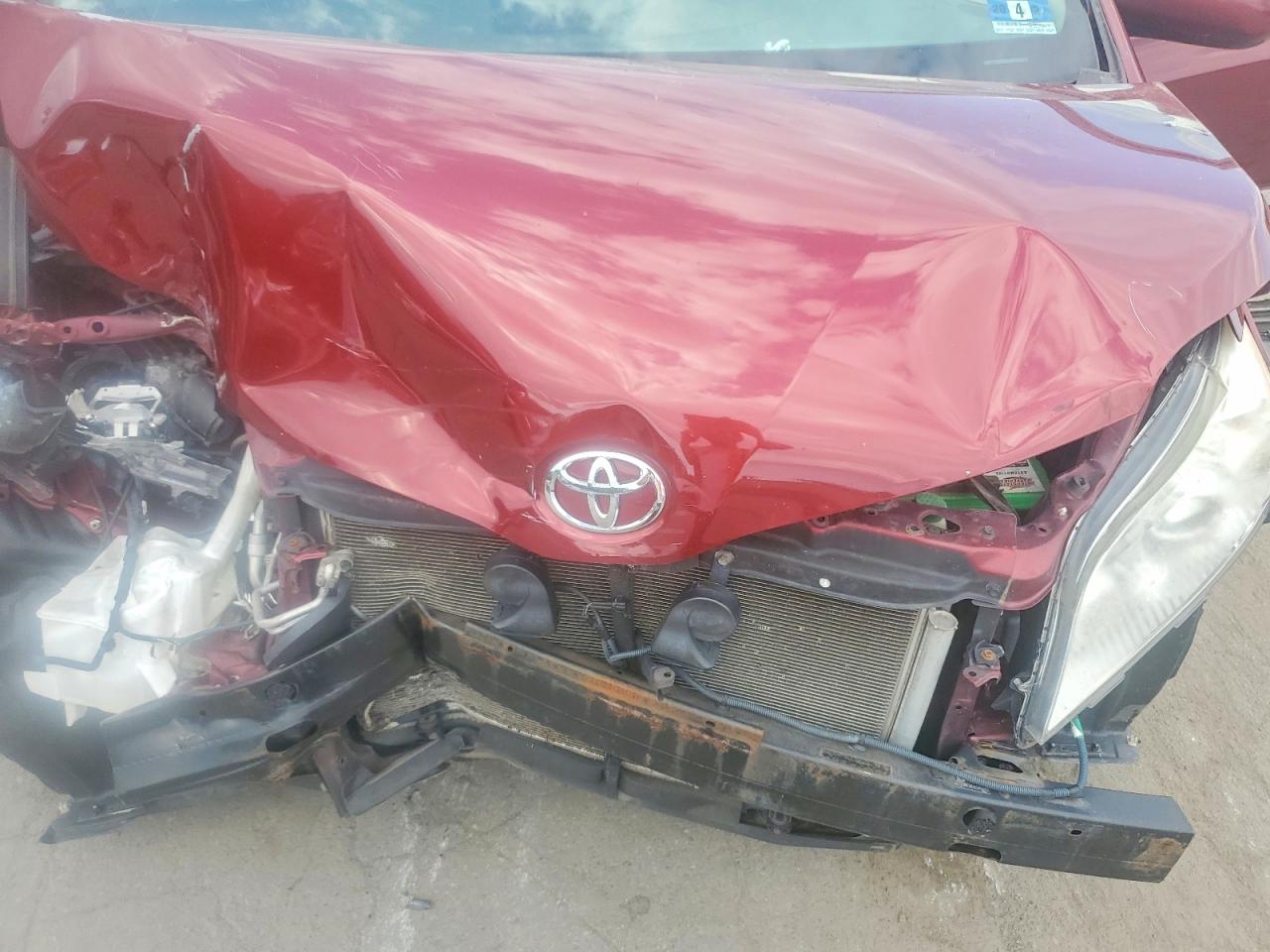 2014 Toyota Sienna Le Red vin: 5TDKK3DC4ES460890