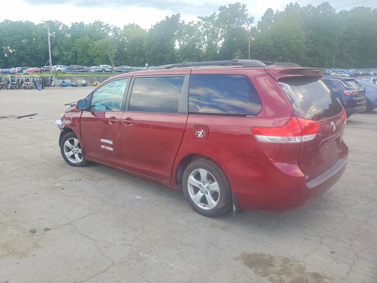2014 Toyota Sienna Le Red vin: 5TDKK3DC4ES460890