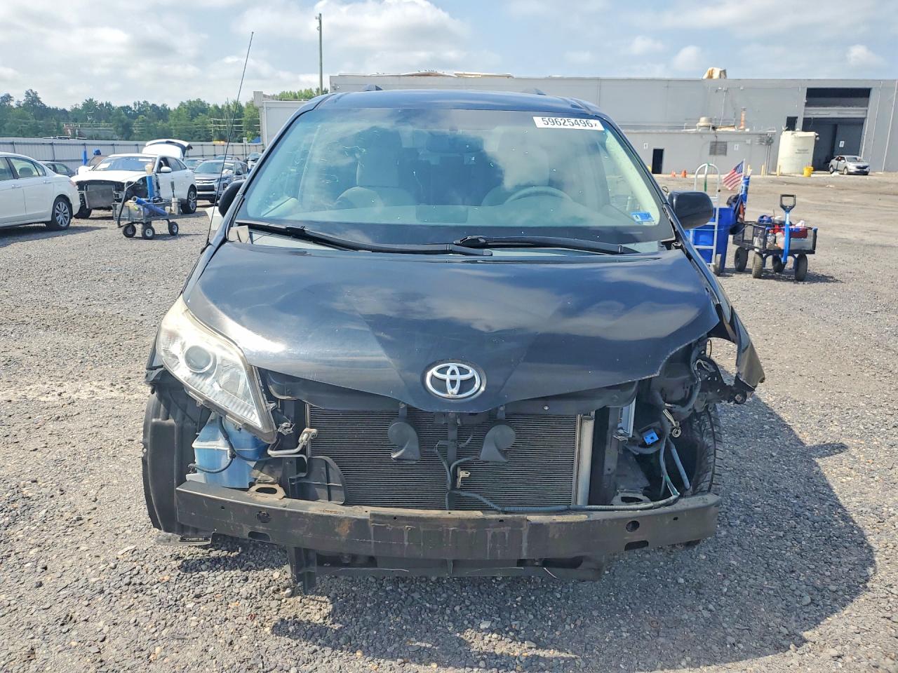 2014 Toyota Sienna Le Black vin: 5TDKK3DC4ES472764