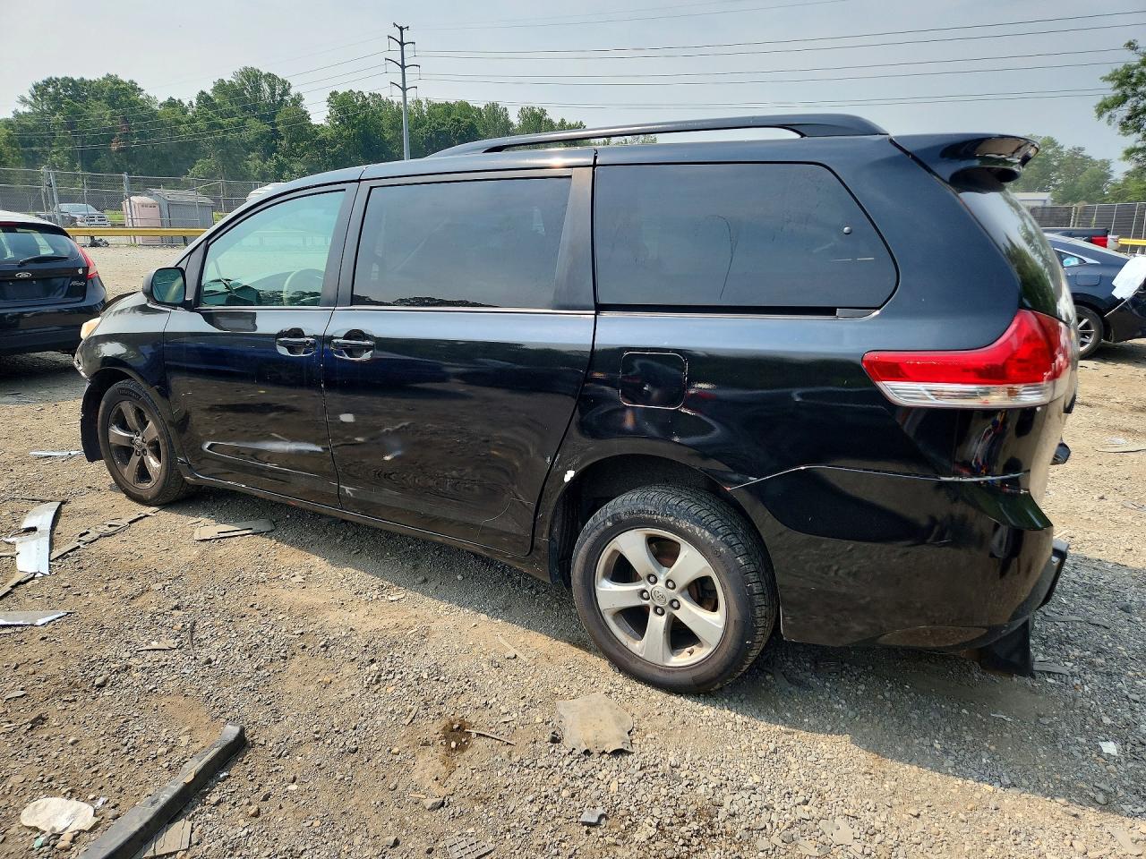2014 Toyota Sienna Le Black vin: 5TDKK3DC4ES496031