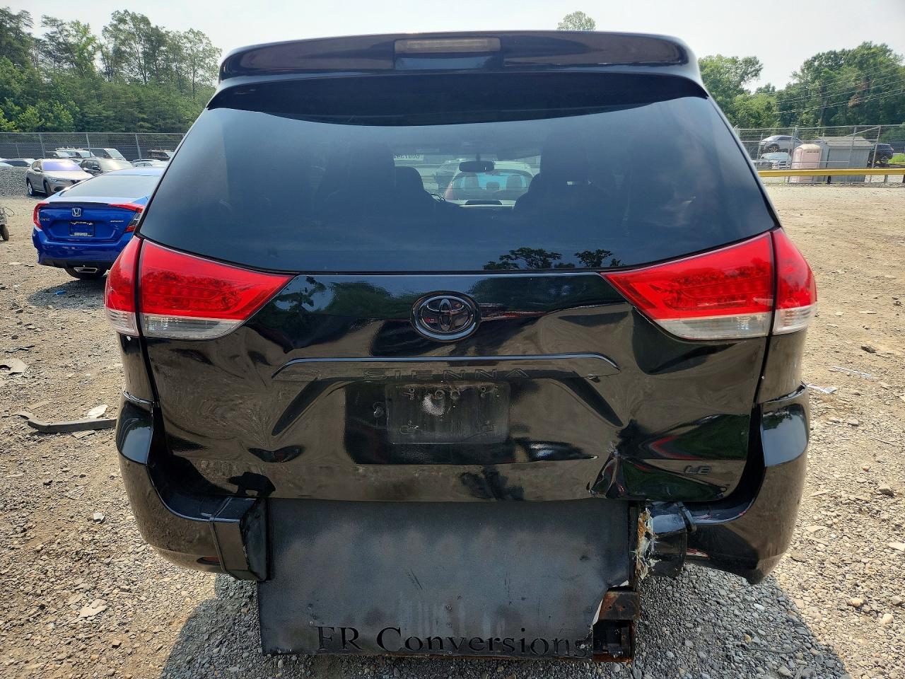 2014 Toyota Sienna Le Black vin: 5TDKK3DC4ES496031