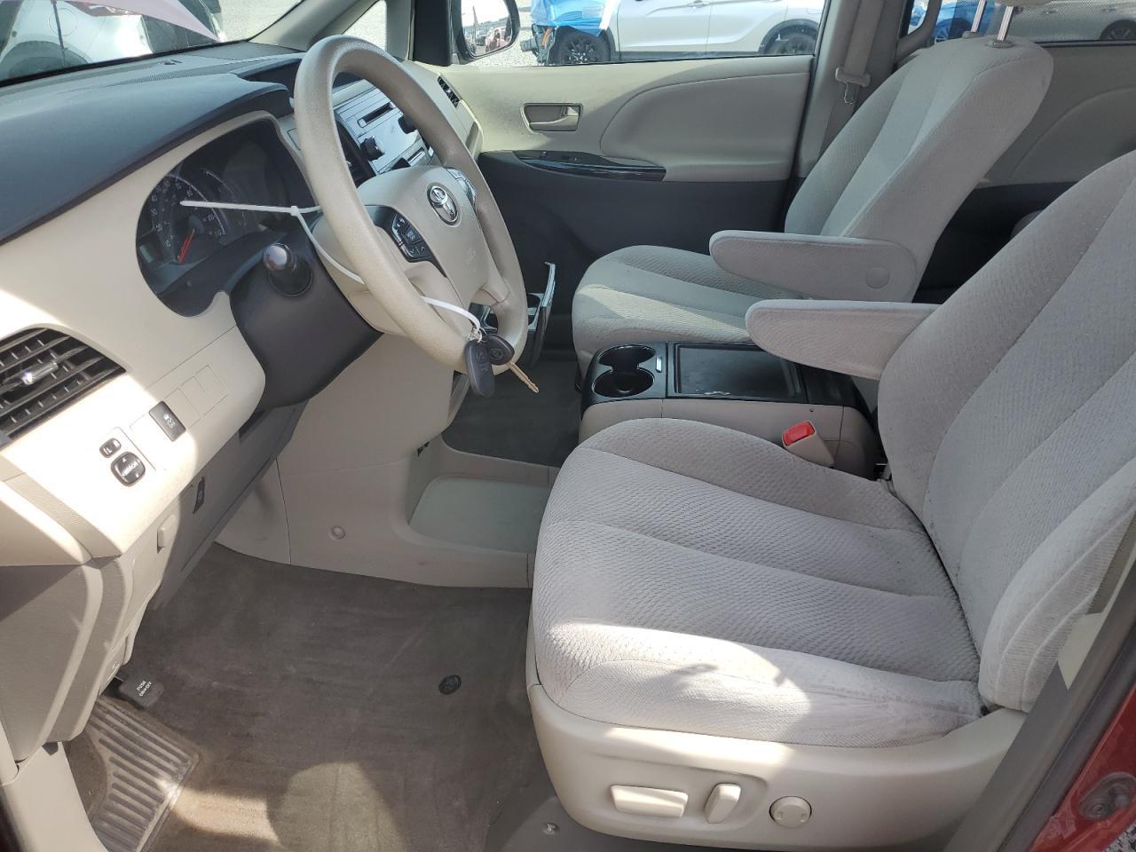 2014 Toyota Sienna Le Red vin: 5TDKK3DC4ES502748