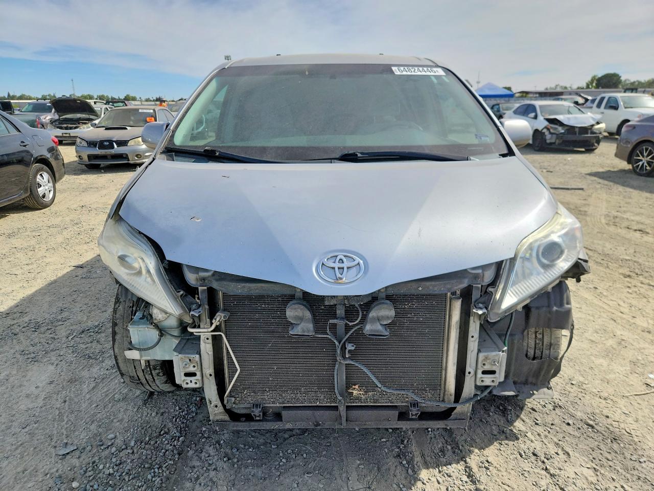 2014 Toyota Sienna Le Серебряный vin: 5TDKK3DC4ES504886