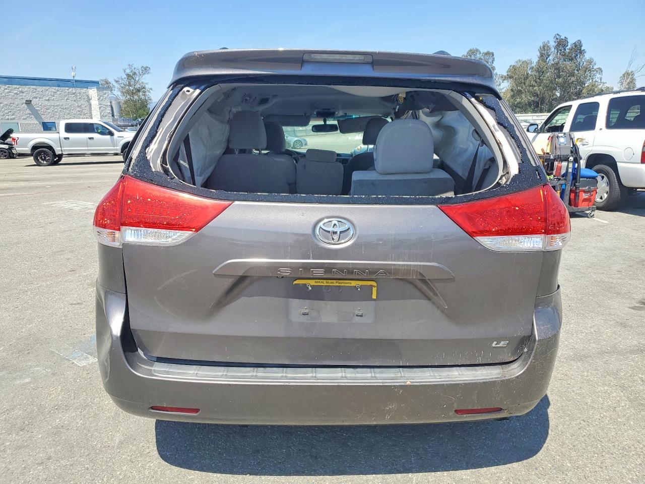 2014 Toyota Sienna Le Серый vin: 5TDKK3DC4ES515967