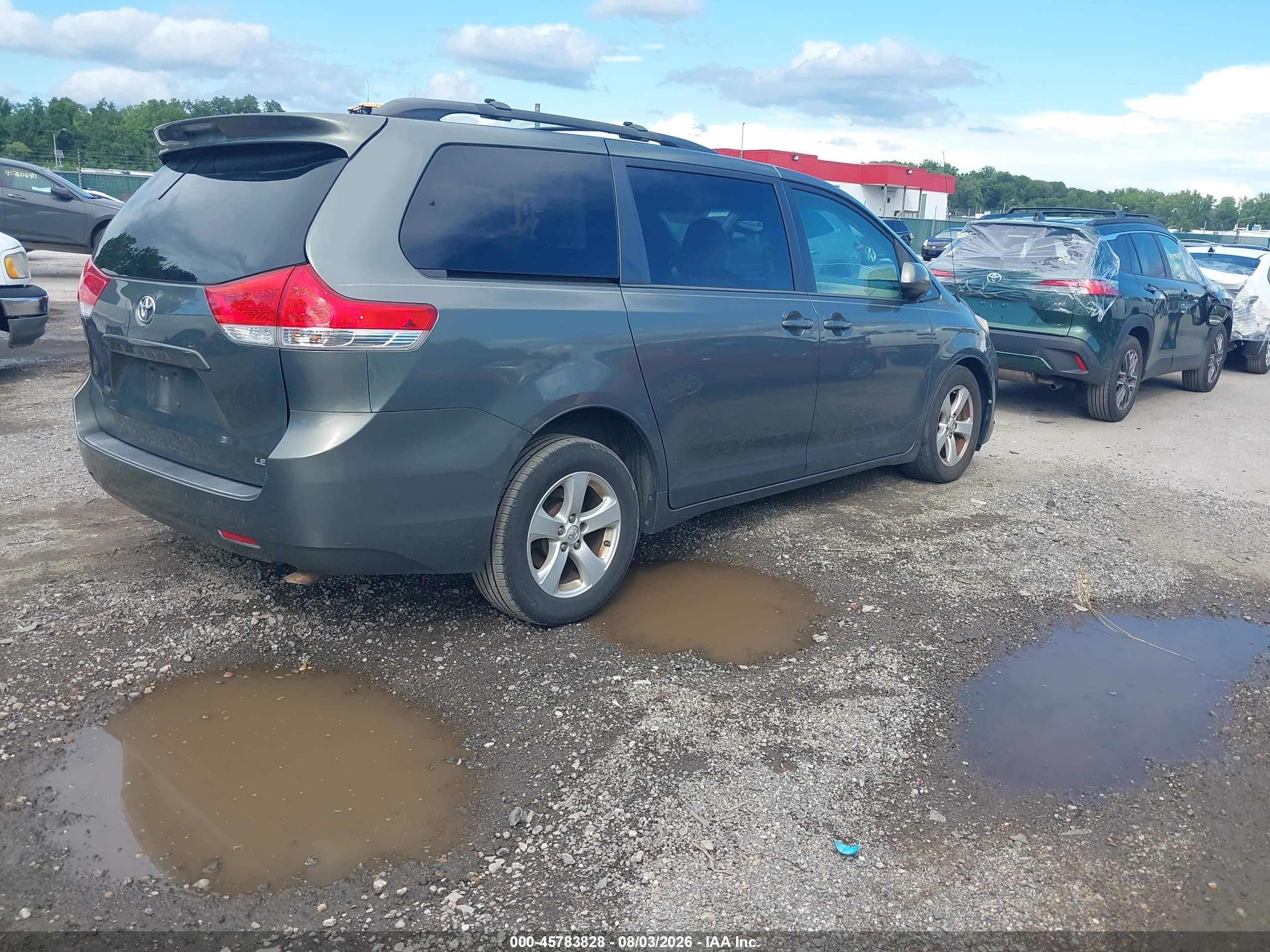 2014 Toyota Sienna Le V6 8 Passenger Gray vin: 5TDKK3DC4ES524829