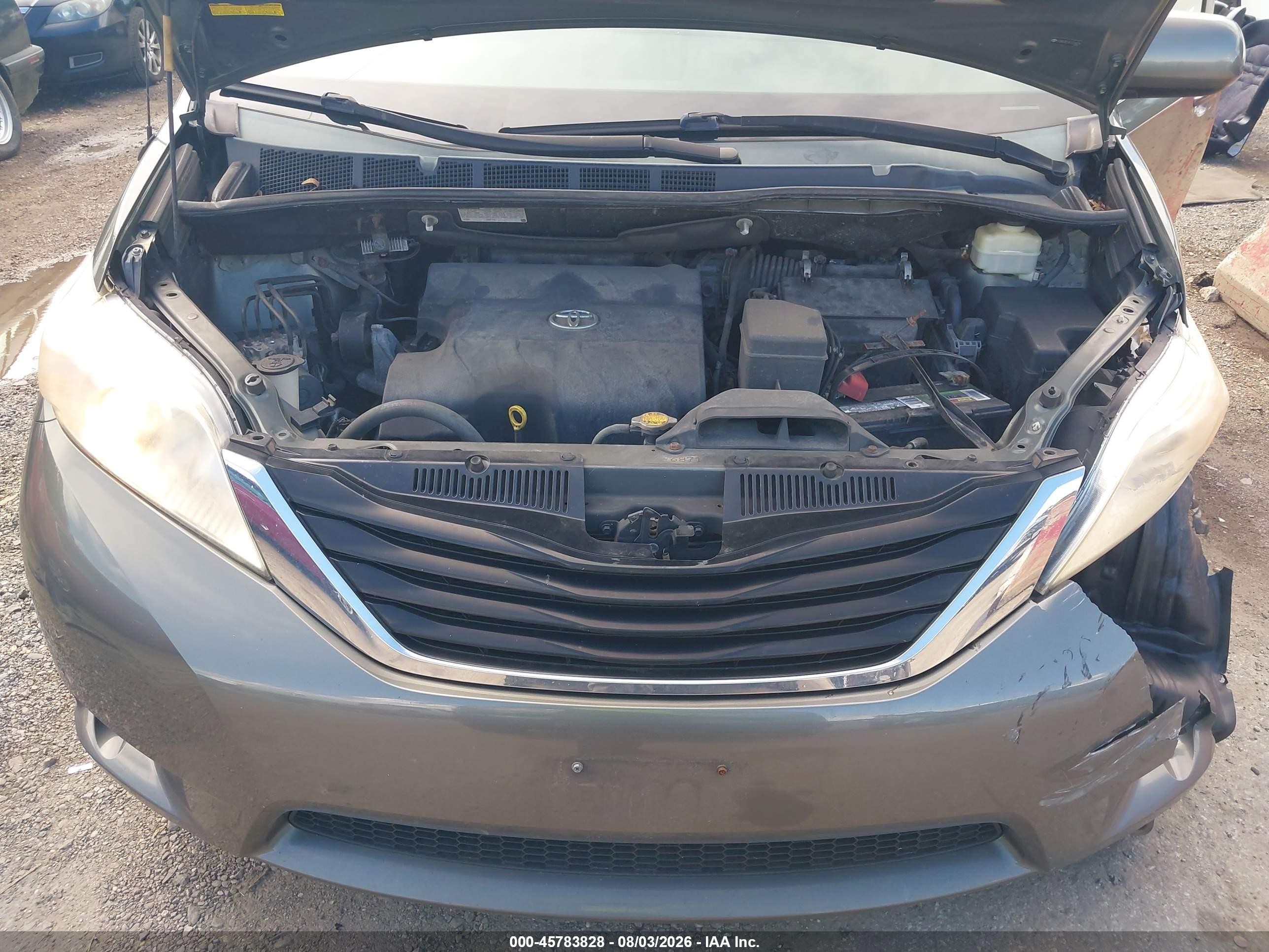 2014 Toyota Sienna Le V6 8 Passenger Gray vin: 5TDKK3DC4ES524829