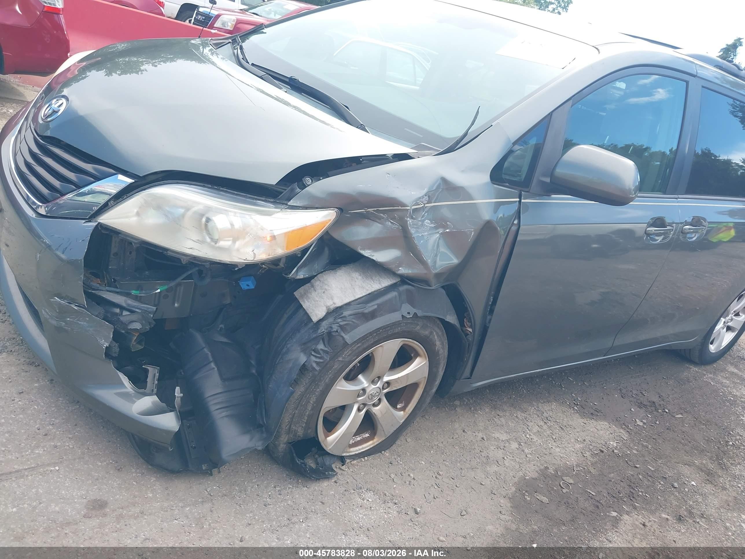 2014 Toyota Sienna Le V6 8 Passenger Gray vin: 5TDKK3DC4ES524829