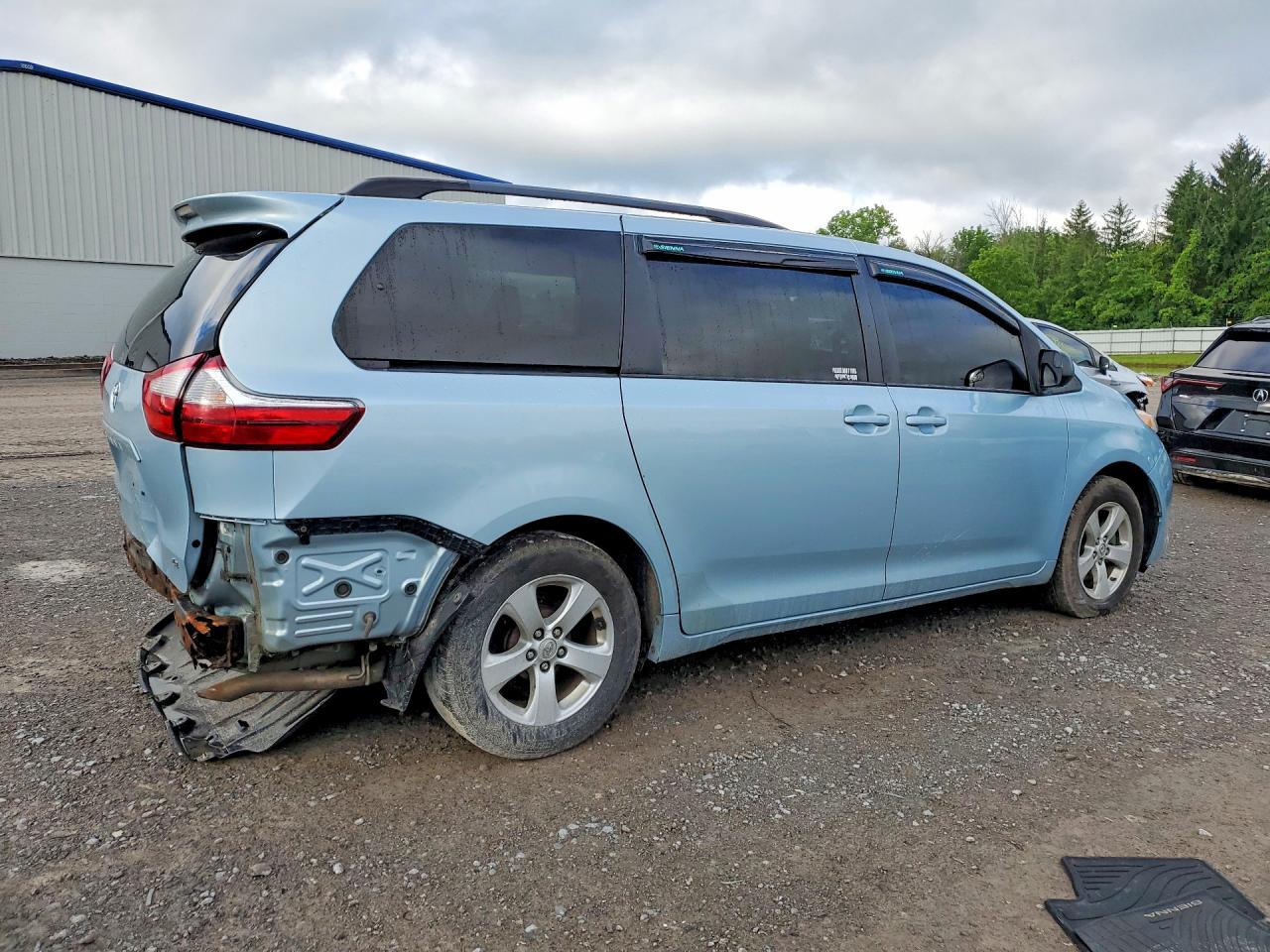 2015 Toyota Sienna Le Blue vin: 5TDKK3DC4FS529112