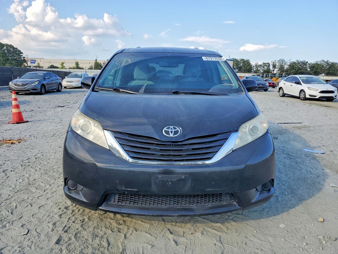 2015 Toyota Sienna Le Black vin: 5TDKK3DC4FS559534