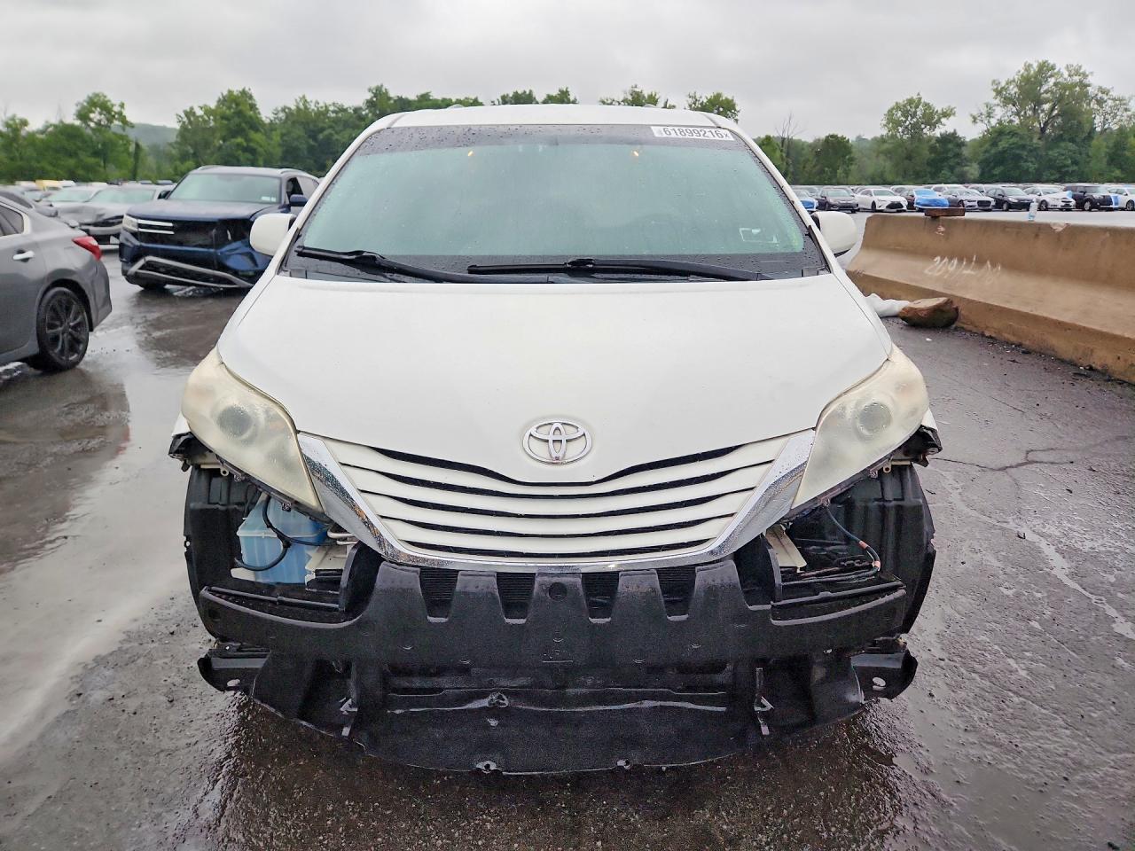 2015 Toyota Sienna Le White vin: 5TDKK3DC4FS571943