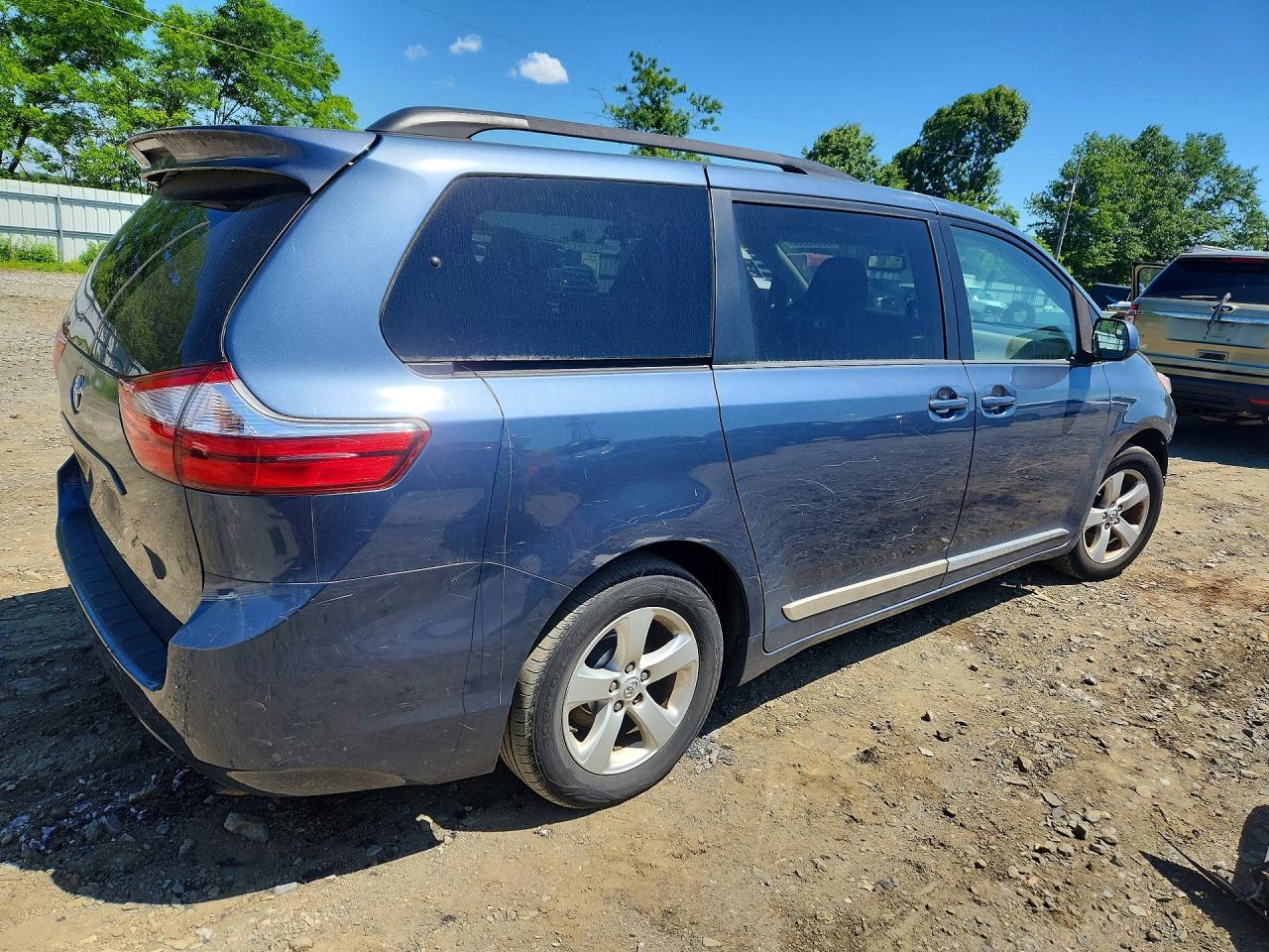 2015 Toyota Sienna Le Gray vin: 5TDKK3DC4FS580898