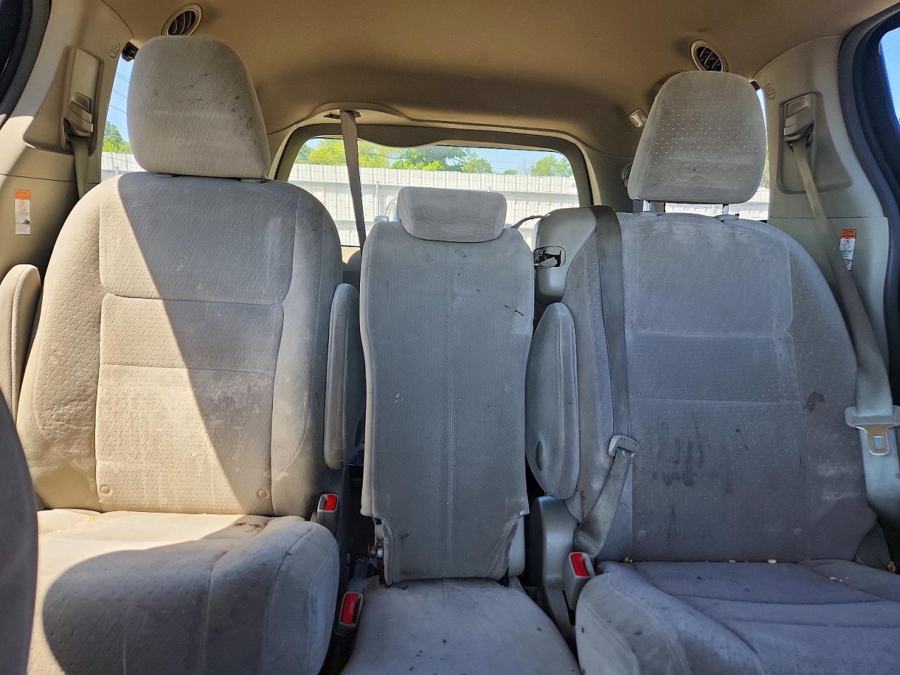 2015 Toyota Sienna Le Gray vin: 5TDKK3DC4FS580898