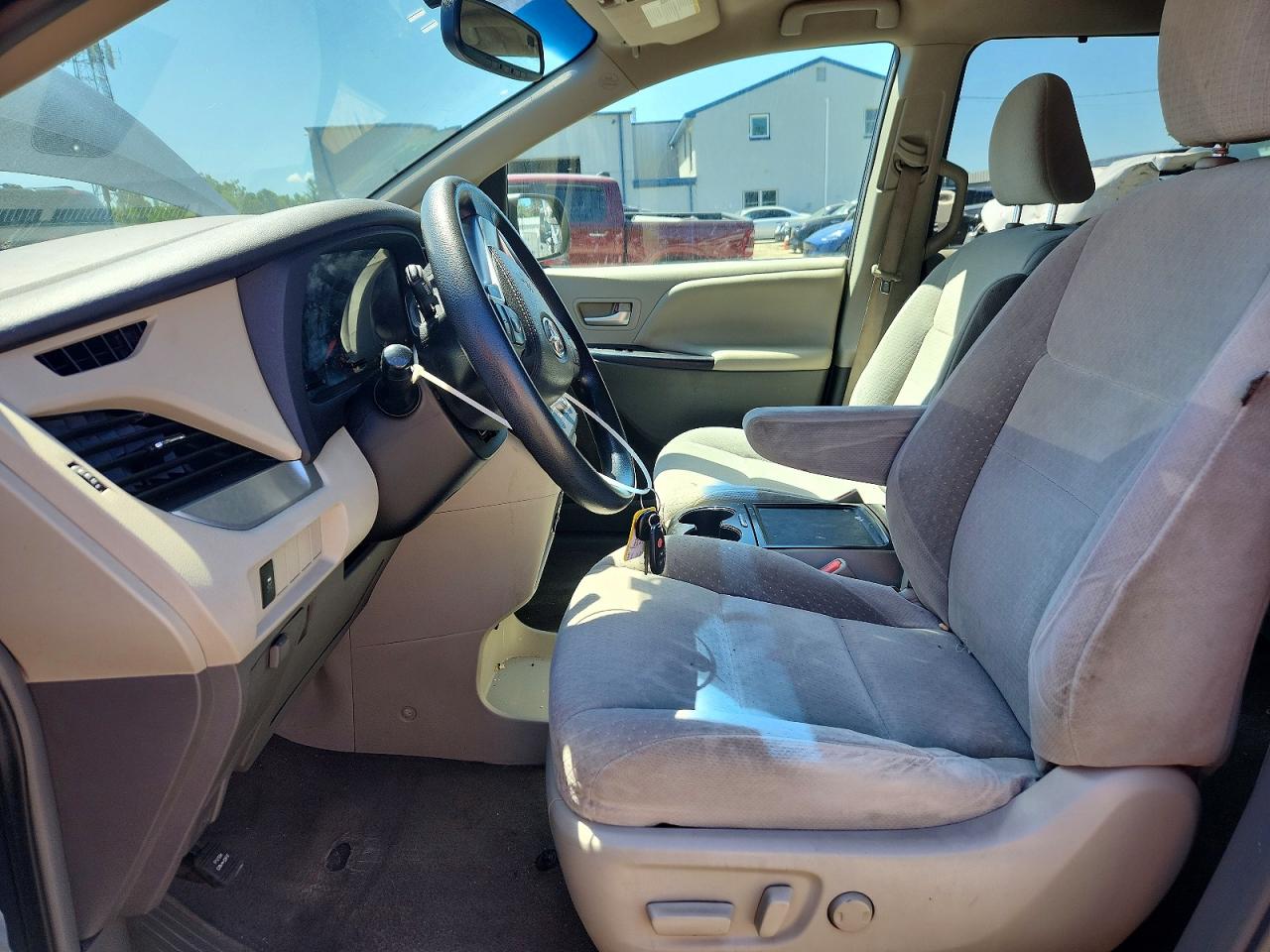2015 Toyota Sienna Le Gray vin: 5TDKK3DC4FS580898