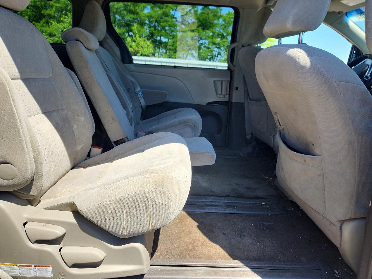 2015 Toyota Sienna Le Gray vin: 5TDKK3DC4FS580898