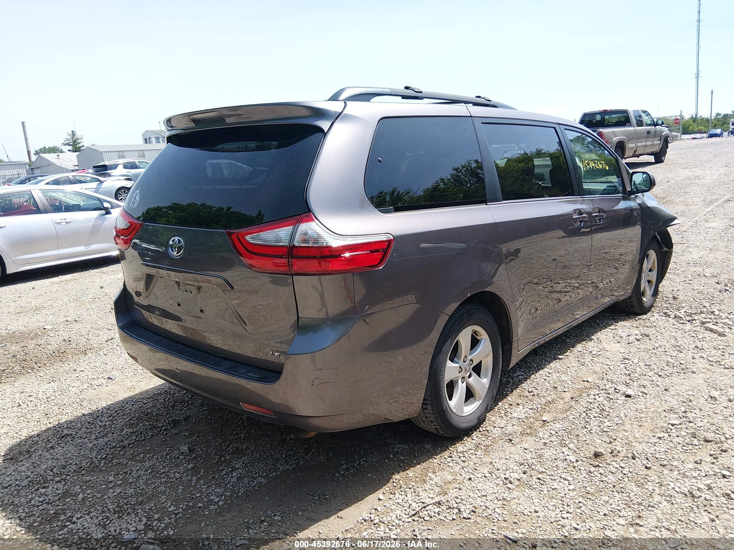 2015 Toyota Sienna Le 8 Passenger Gray vin: 5TDKK3DC4FS582778