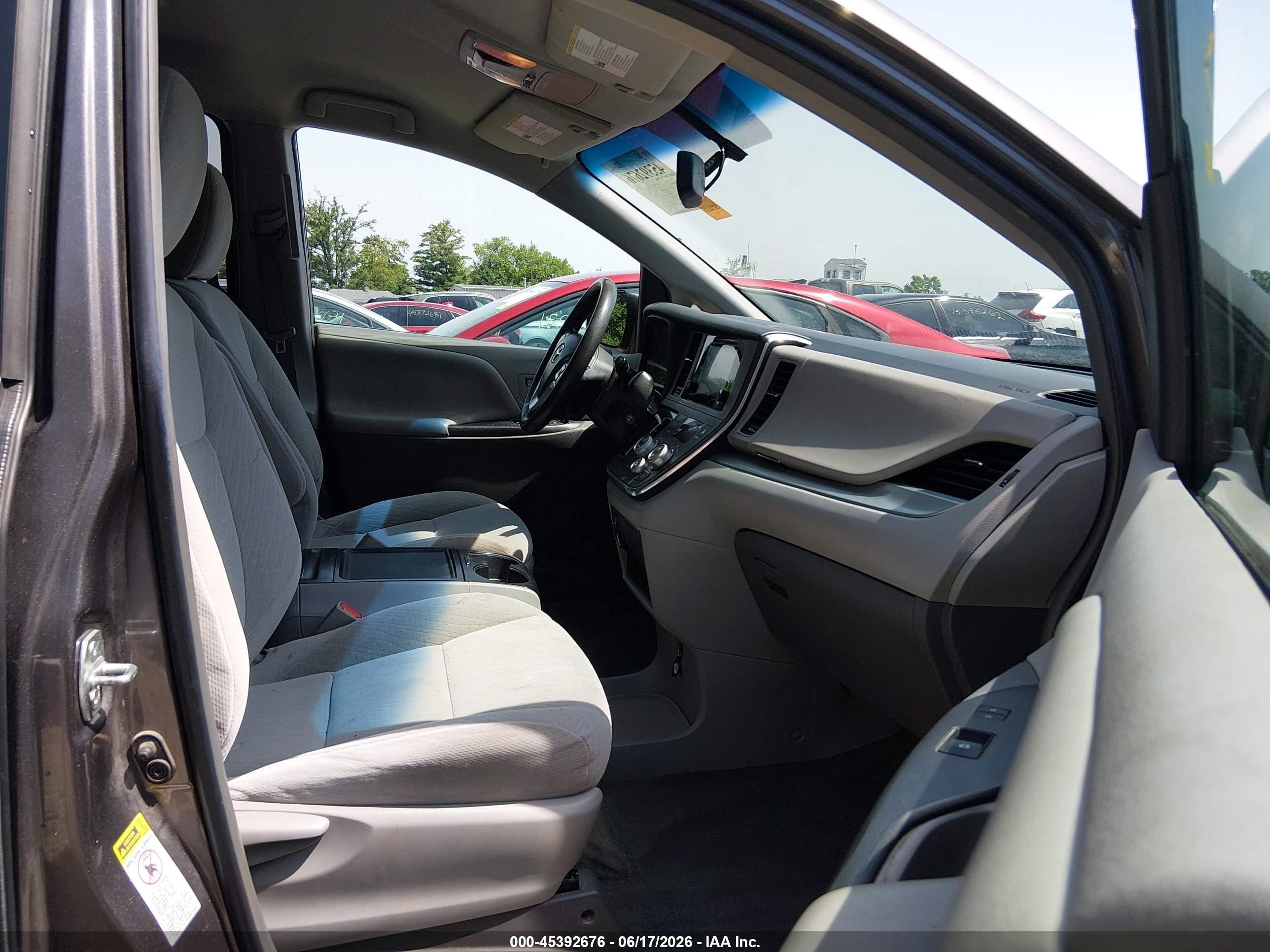 2015 Toyota Sienna Le 8 Passenger Gray vin: 5TDKK3DC4FS582778