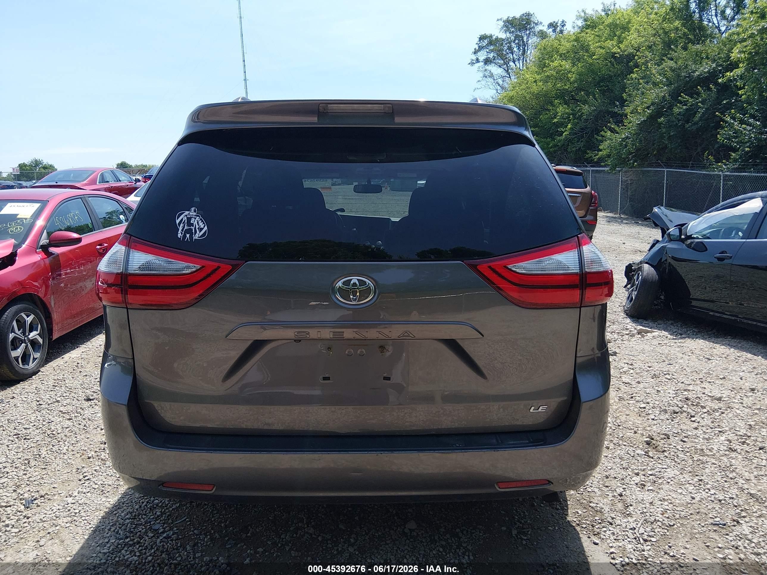 2015 Toyota Sienna Le 8 Passenger Gray vin: 5TDKK3DC4FS582778