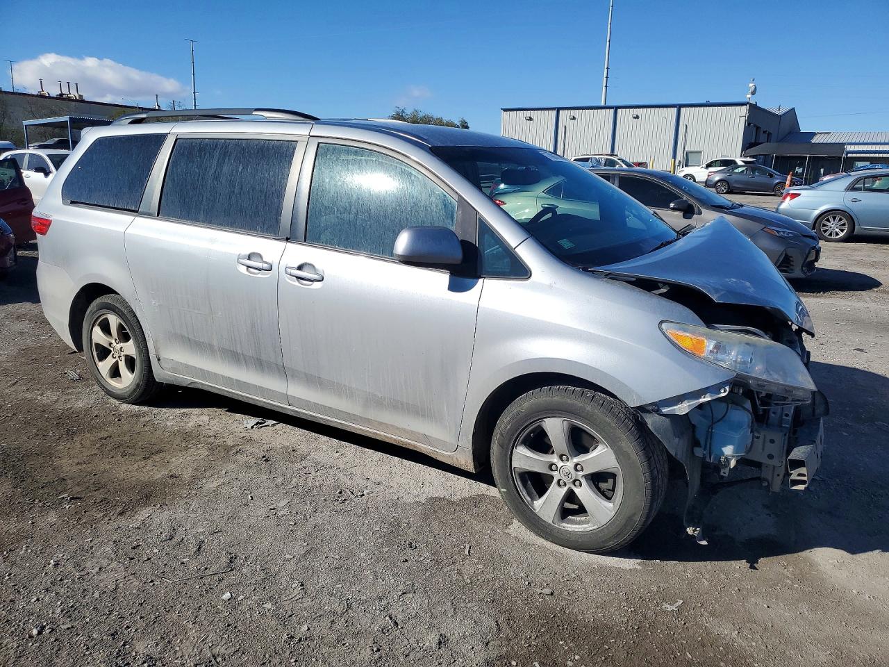 2015 Toyota Sienna Le Silver vin: 5TDKK3DC4FS610675