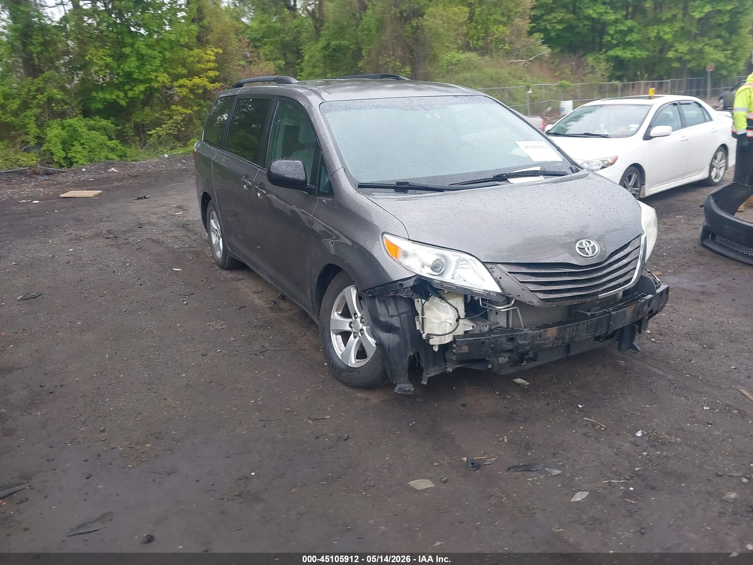 2015 Toyota Sienna Le 8 Passenger Gray vin: 5TDKK3DC4FS625368