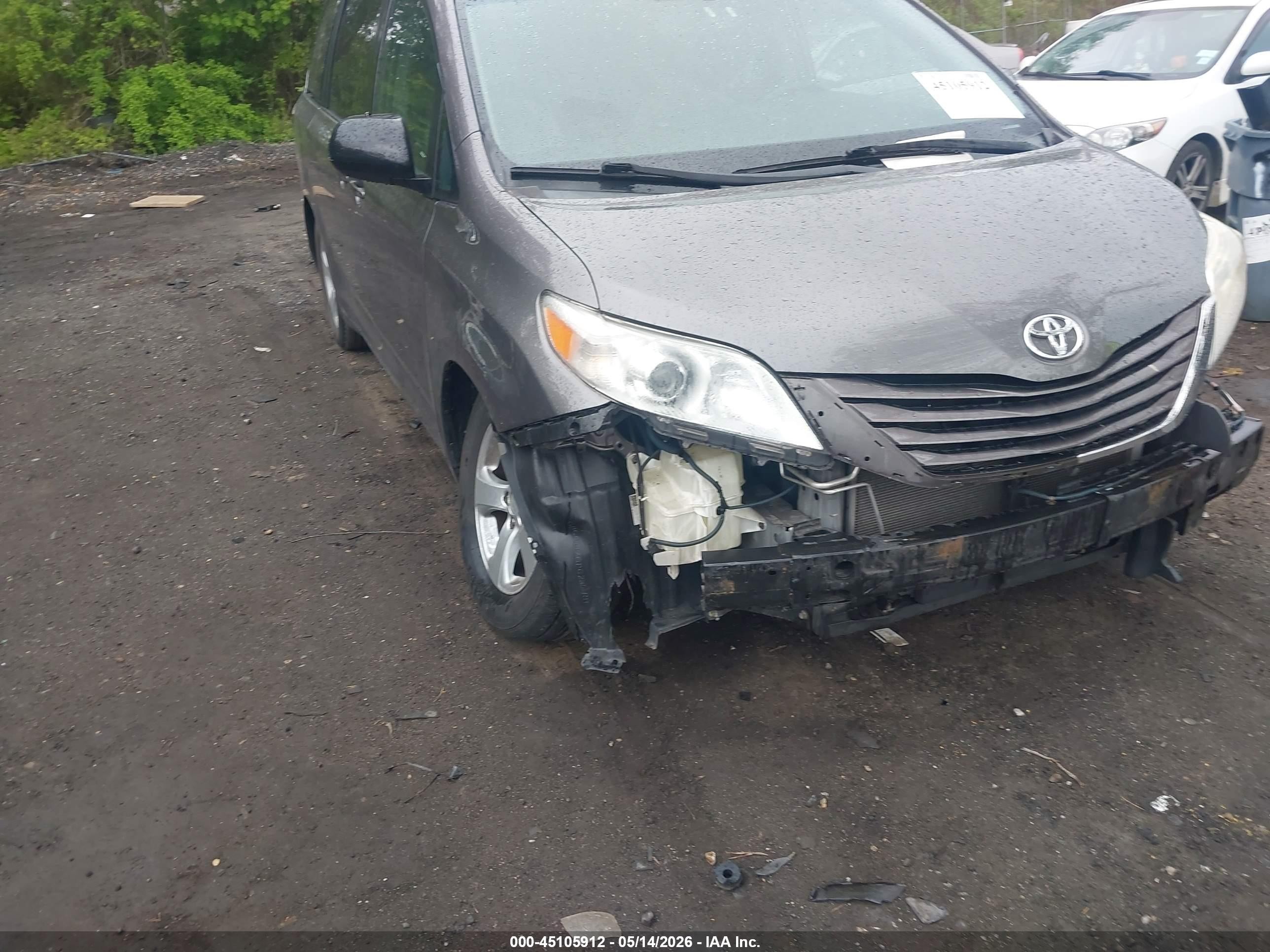 2015 Toyota Sienna Le 8 Passenger Gray vin: 5TDKK3DC4FS625368