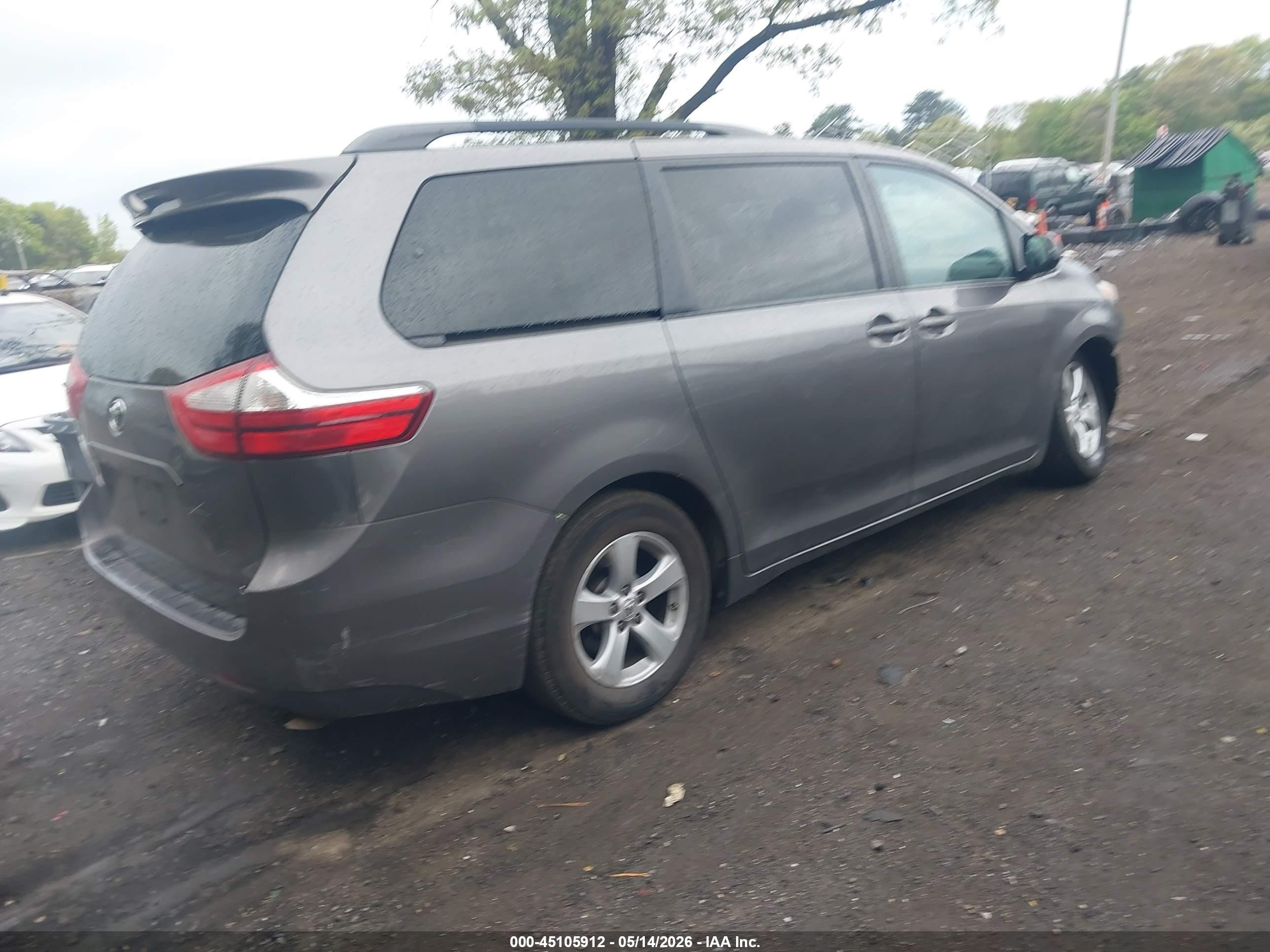 2015 Toyota Sienna Le 8 Passenger Gray vin: 5TDKK3DC4FS625368