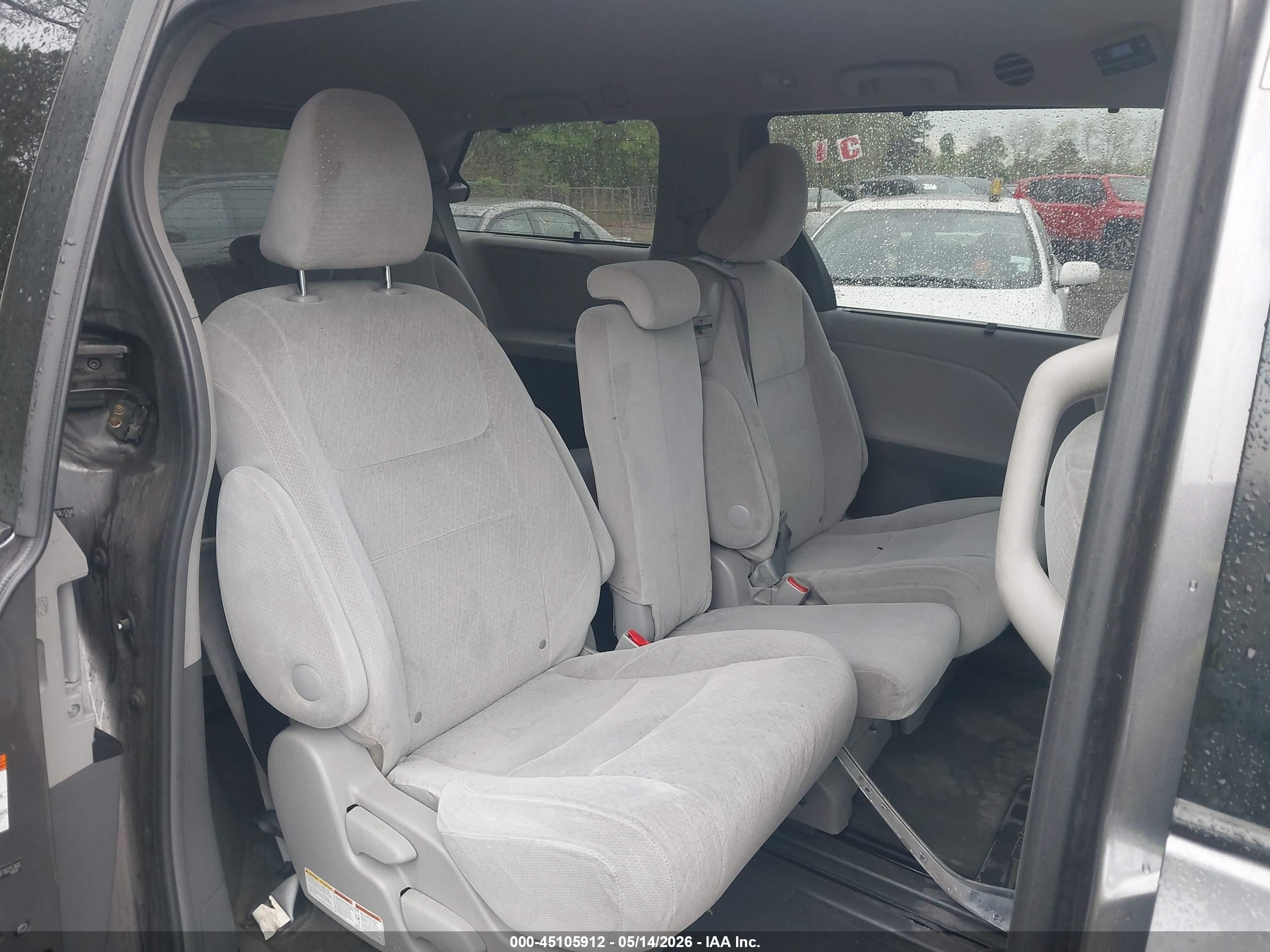 2015 Toyota Sienna Le 8 Passenger Gray vin: 5TDKK3DC4FS625368