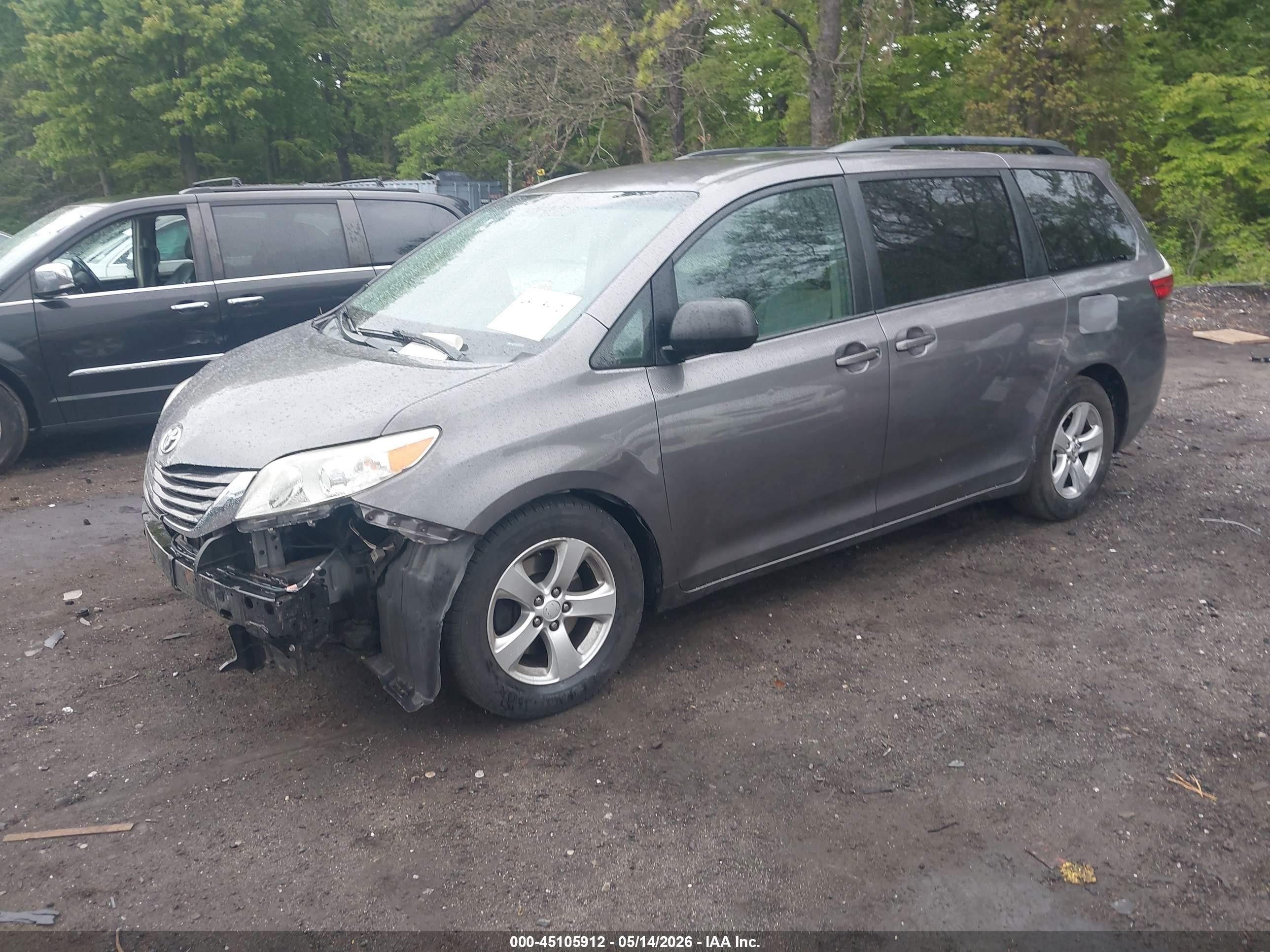 2015 Toyota Sienna Le 8 Passenger Gray vin: 5TDKK3DC4FS625368